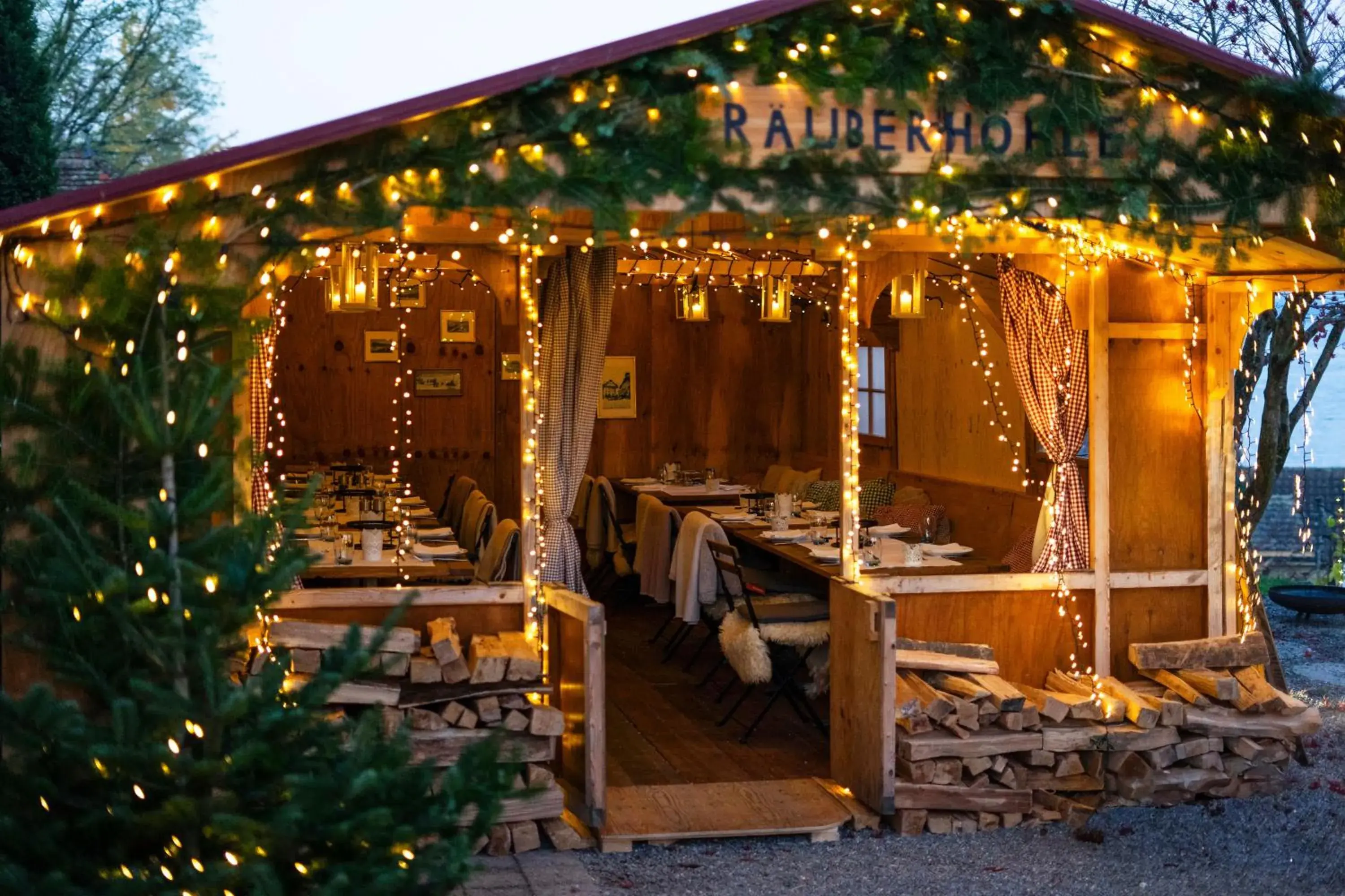 Restaurant/places to eat in Seehotel Kastanienbaum Restaurant/places to eat in Seehotel Kastanienbaum