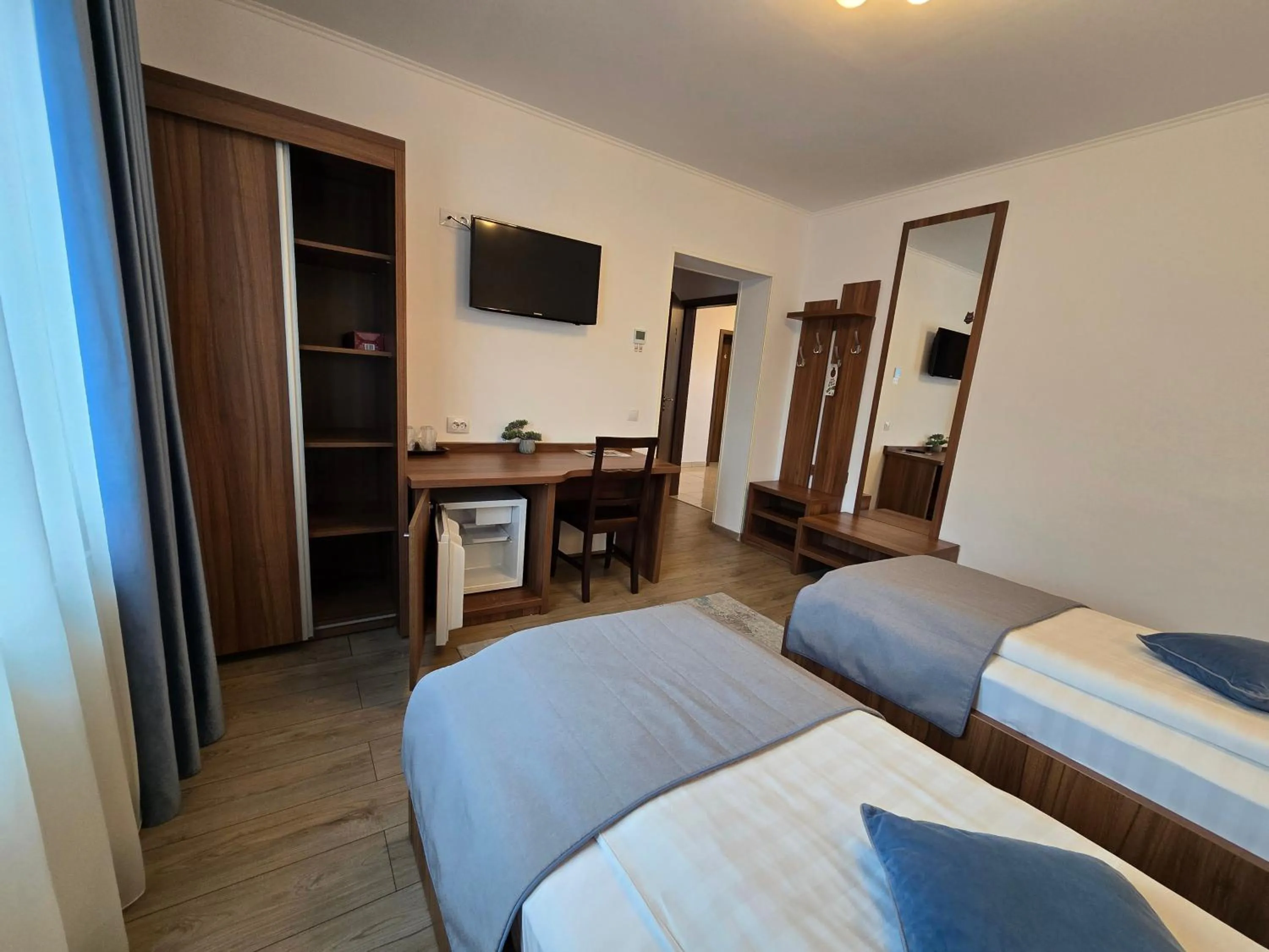 Bed in Pensiunea Transilvania