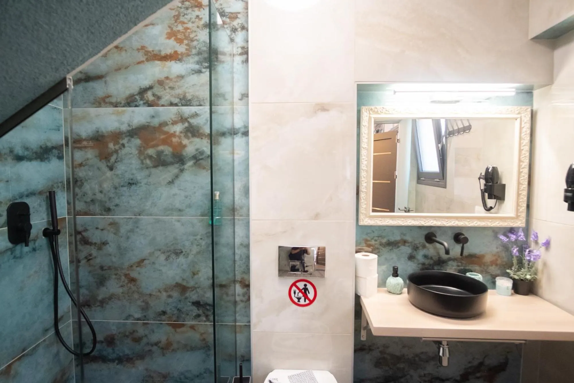 Serenity Luxe Suites