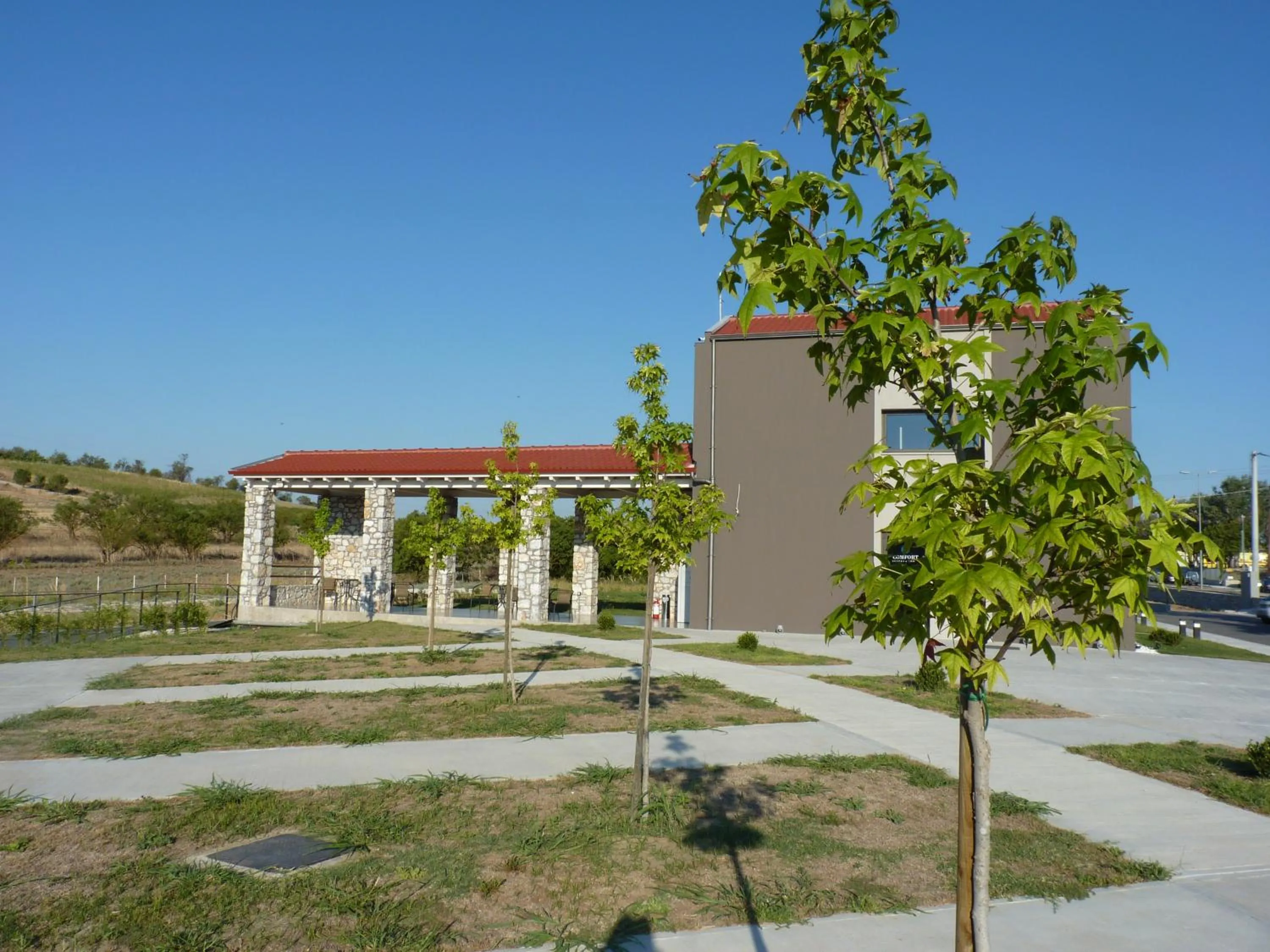 Comfort Suites & Rooms