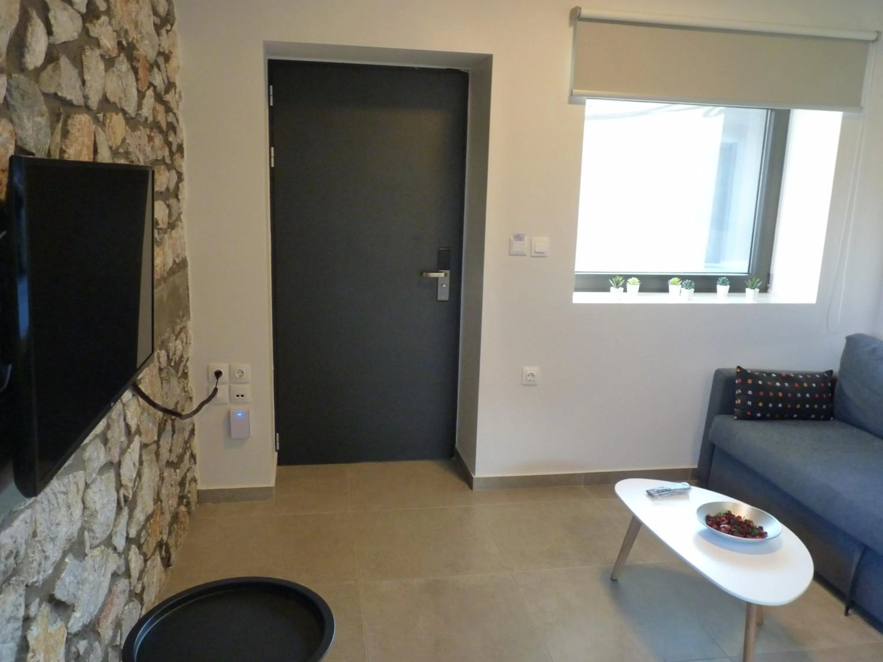 Comfort Suites & Rooms