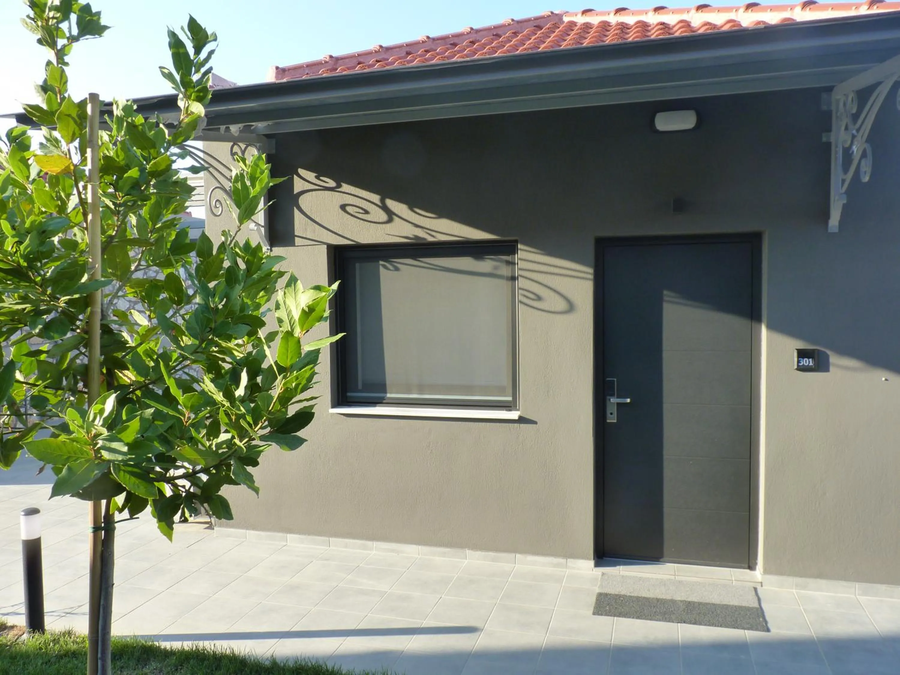 Comfort Suites & Rooms