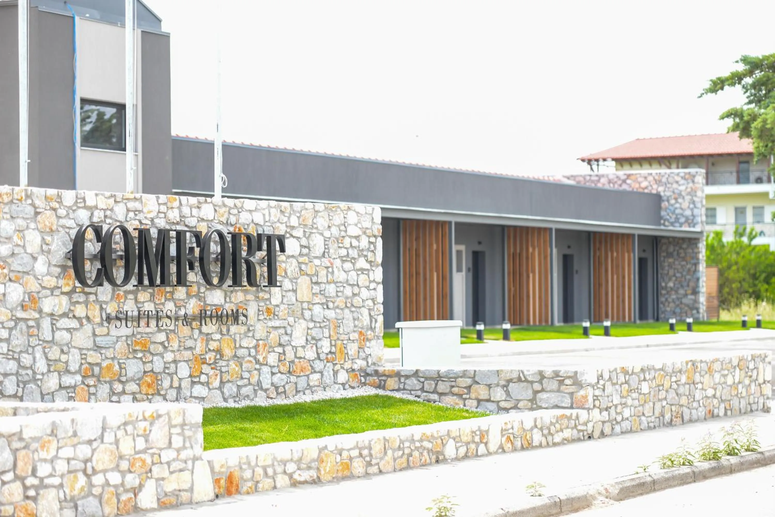 Comfort Suites & Rooms