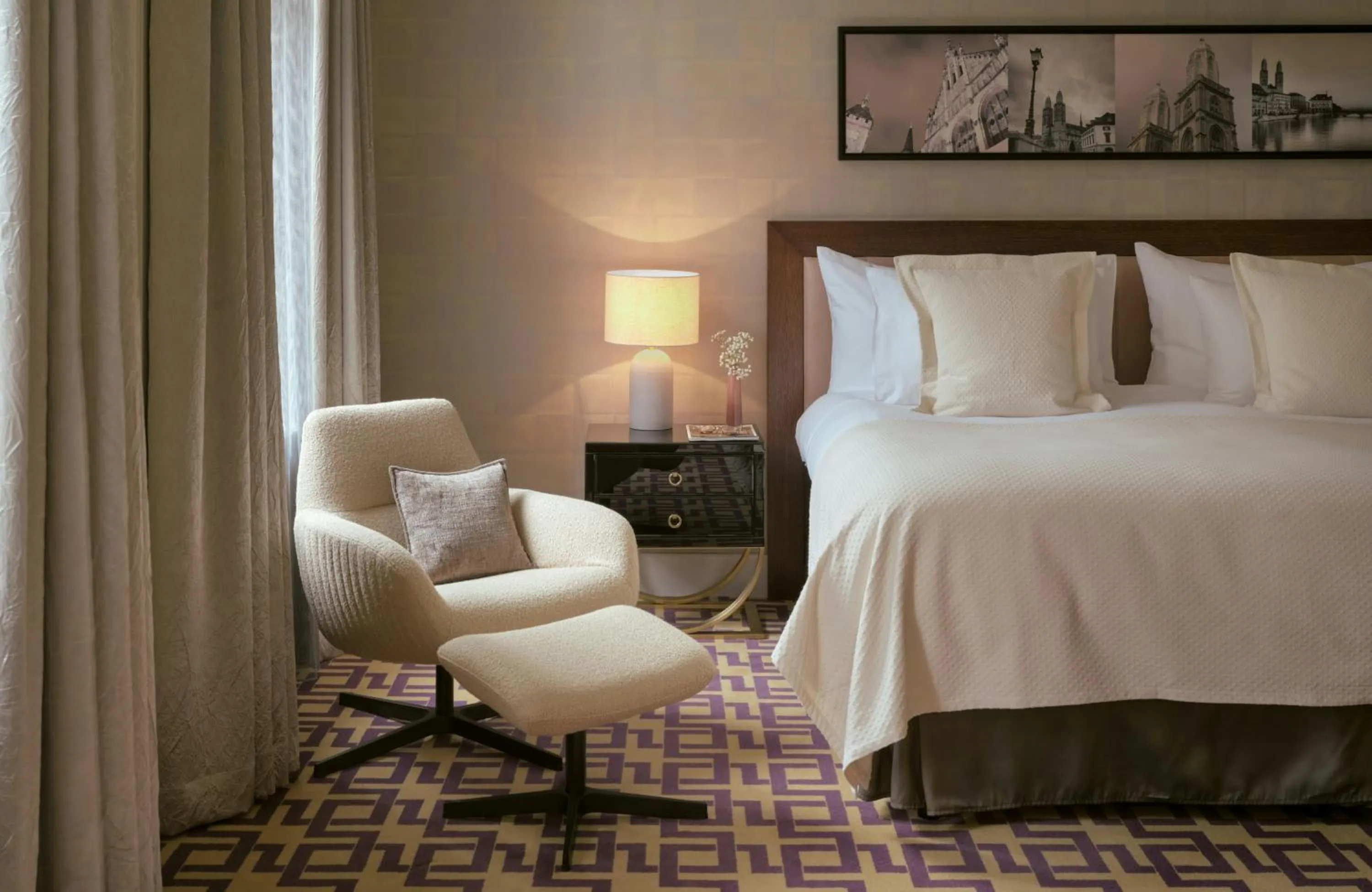 Photo of the whole room, Bed in Hotel Alden Splügenschloss Zürich - Leonardo Limited Edition