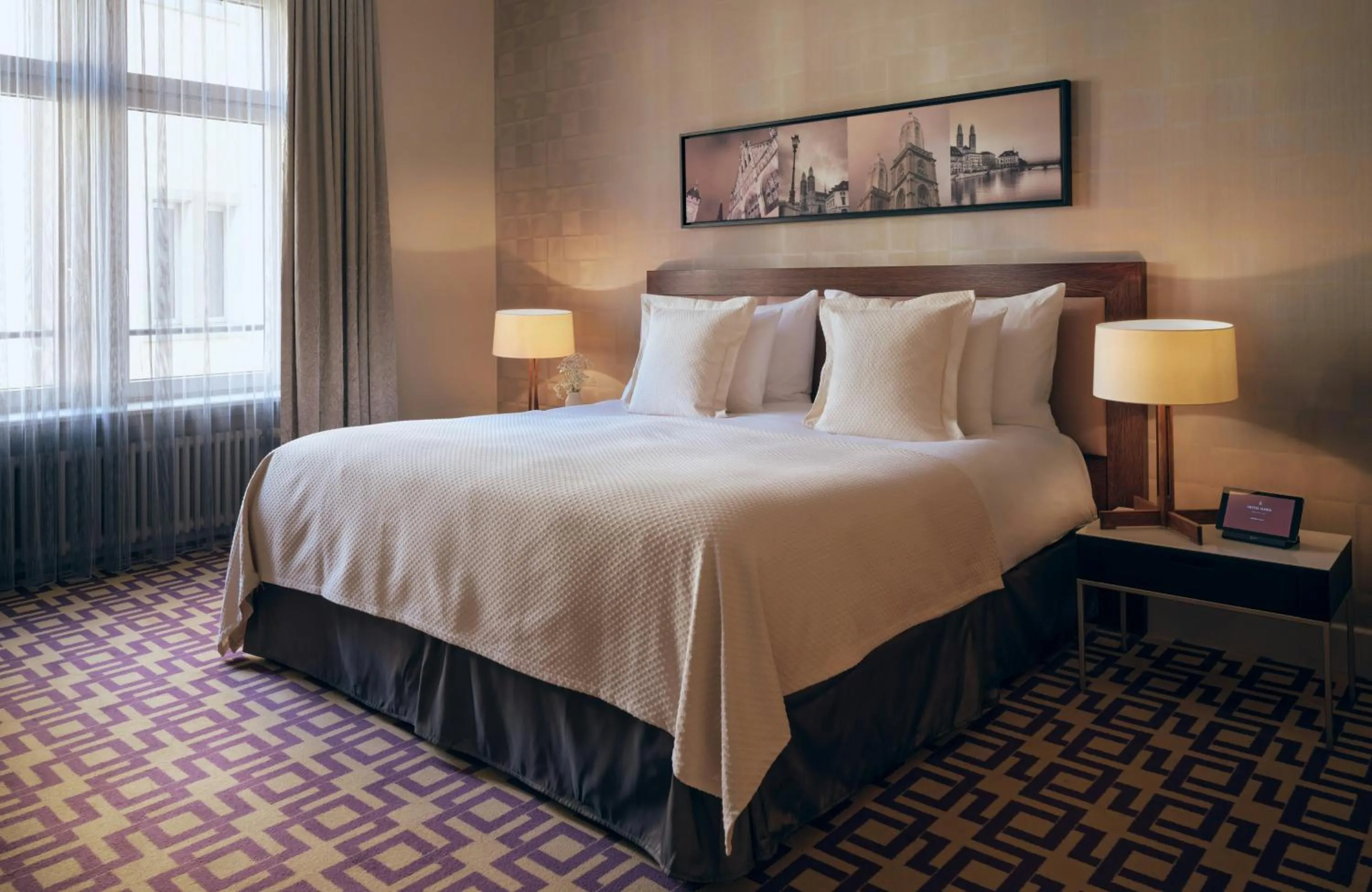 Photo of the whole room, Bed in Hotel Alden Splügenschloss Zürich - Leonardo Limited Edition