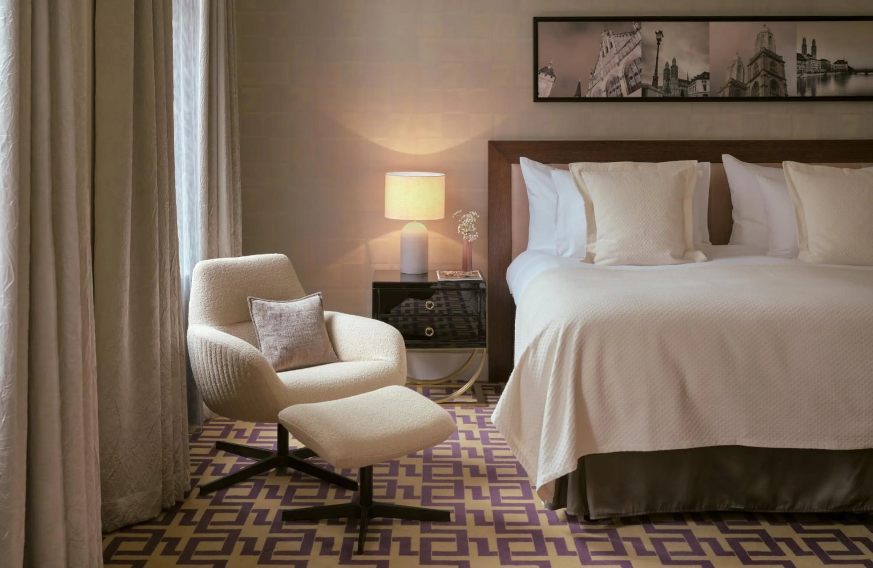 Photo of the whole room, Bed in Hotel Alden Splügenschloss Zürich - Leonardo Limited Edition