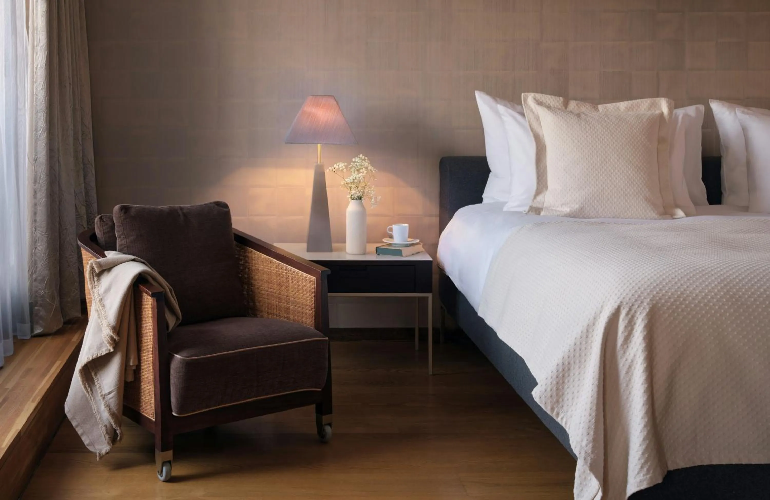 Photo of the whole room, Bed in Hotel Alden Splügenschloss Zürich - Leonardo Limited Edition