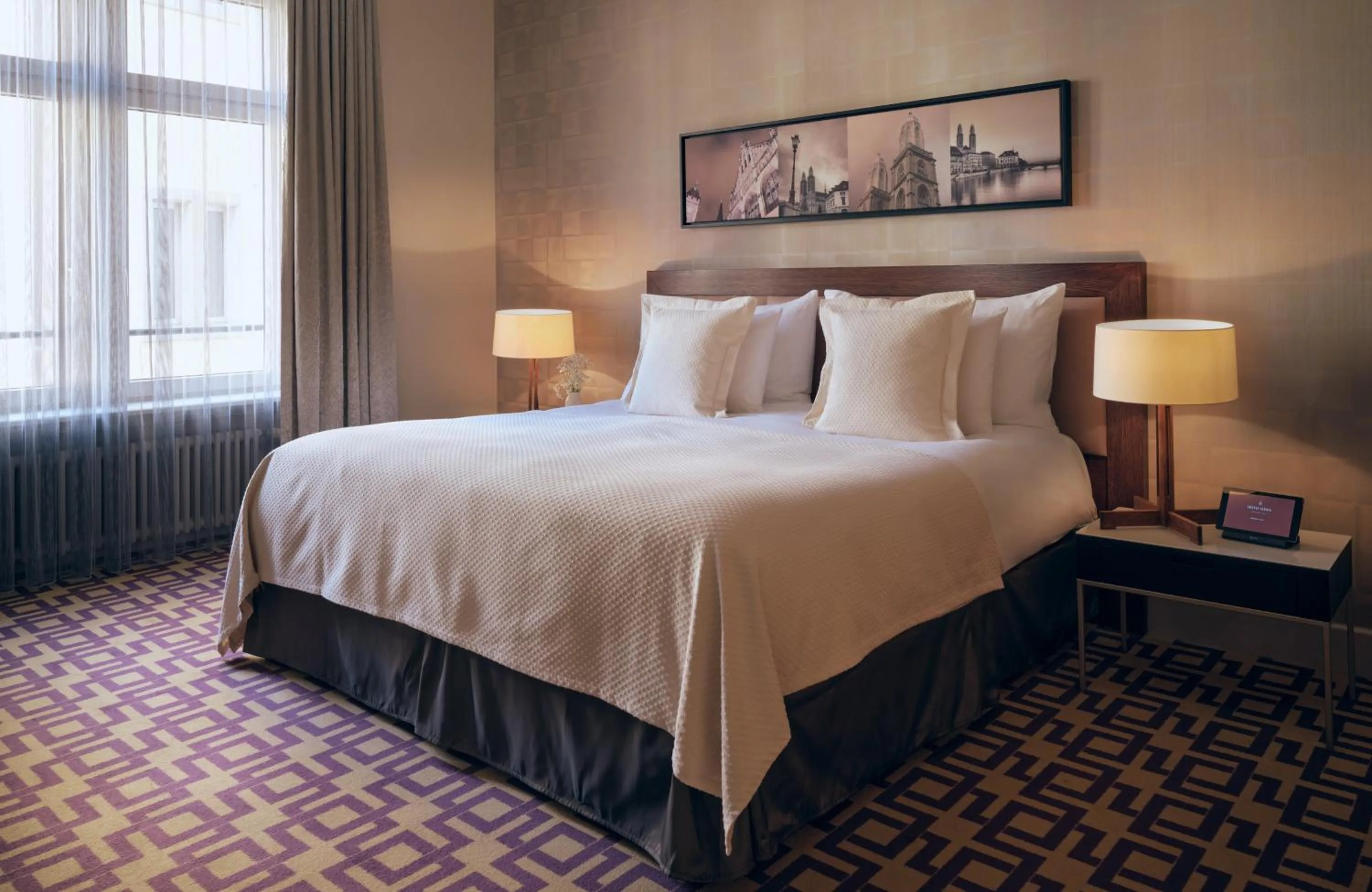 Photo of the whole room, Bed in Hotel Alden Splügenschloss Zürich - Leonardo Limited Edition