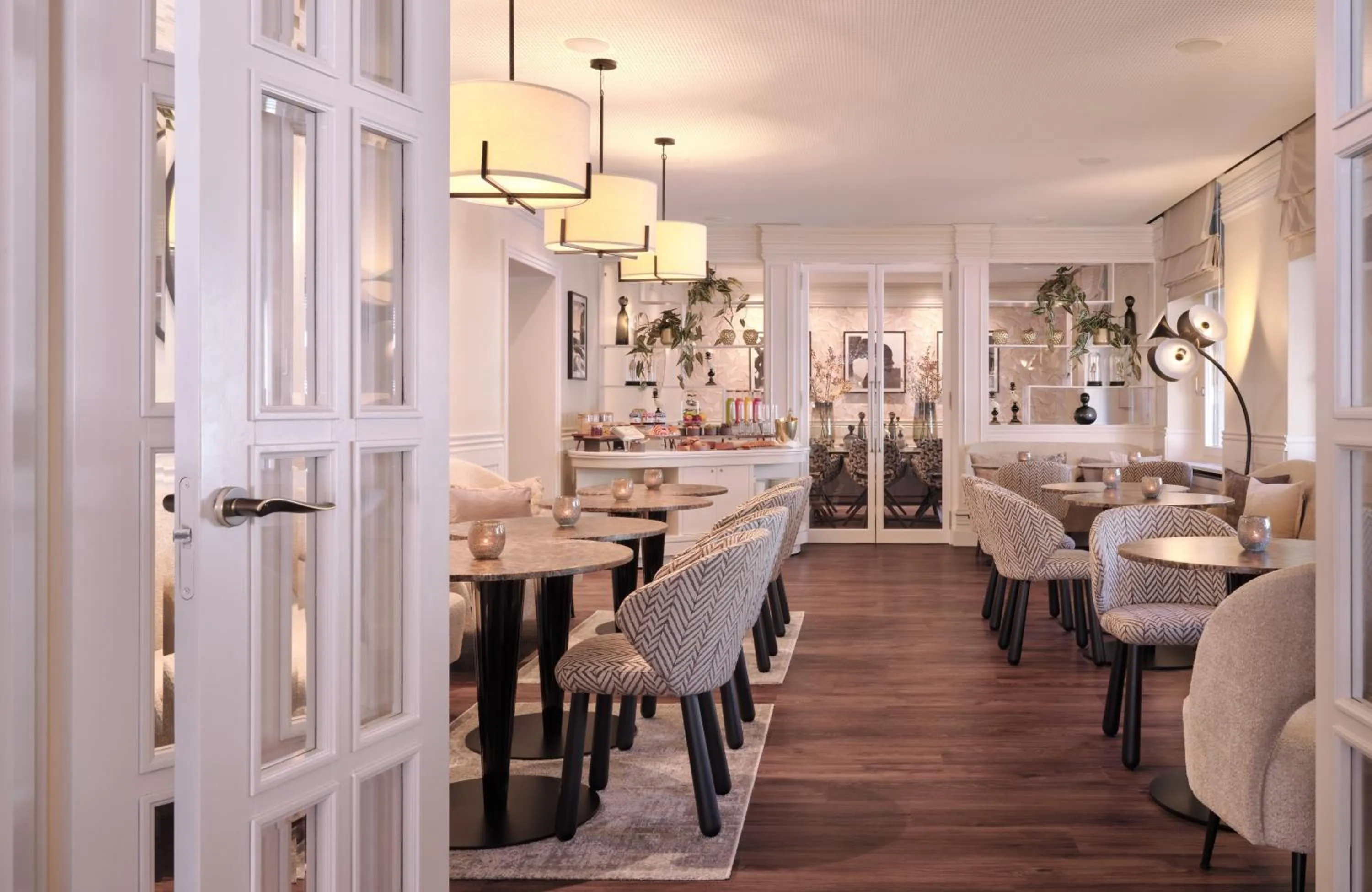 Breakfast in Hotel Alden Splügenschloss Zürich - Leonardo Limited Edition