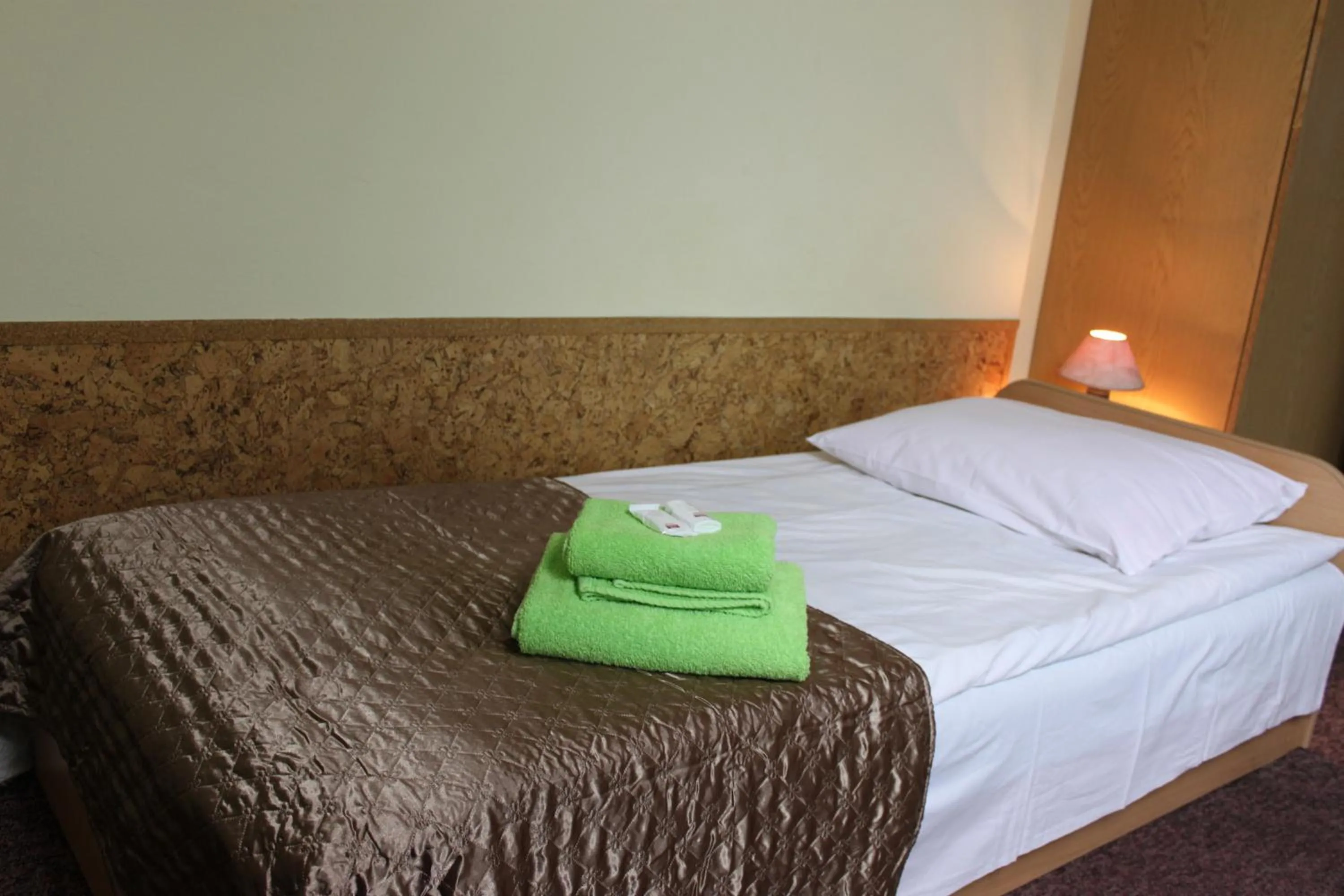 Bed in Harmonia