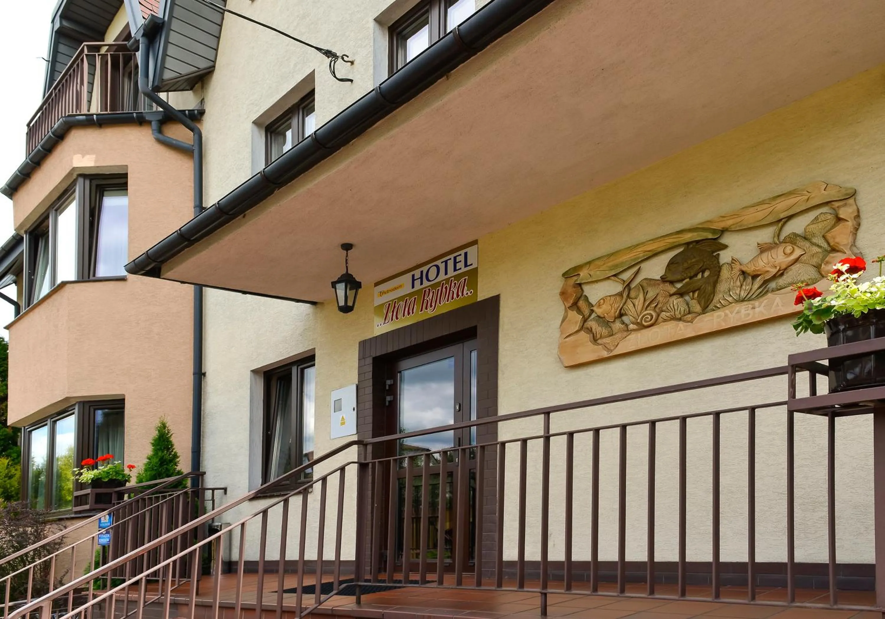 Facade/entrance in Harmonia