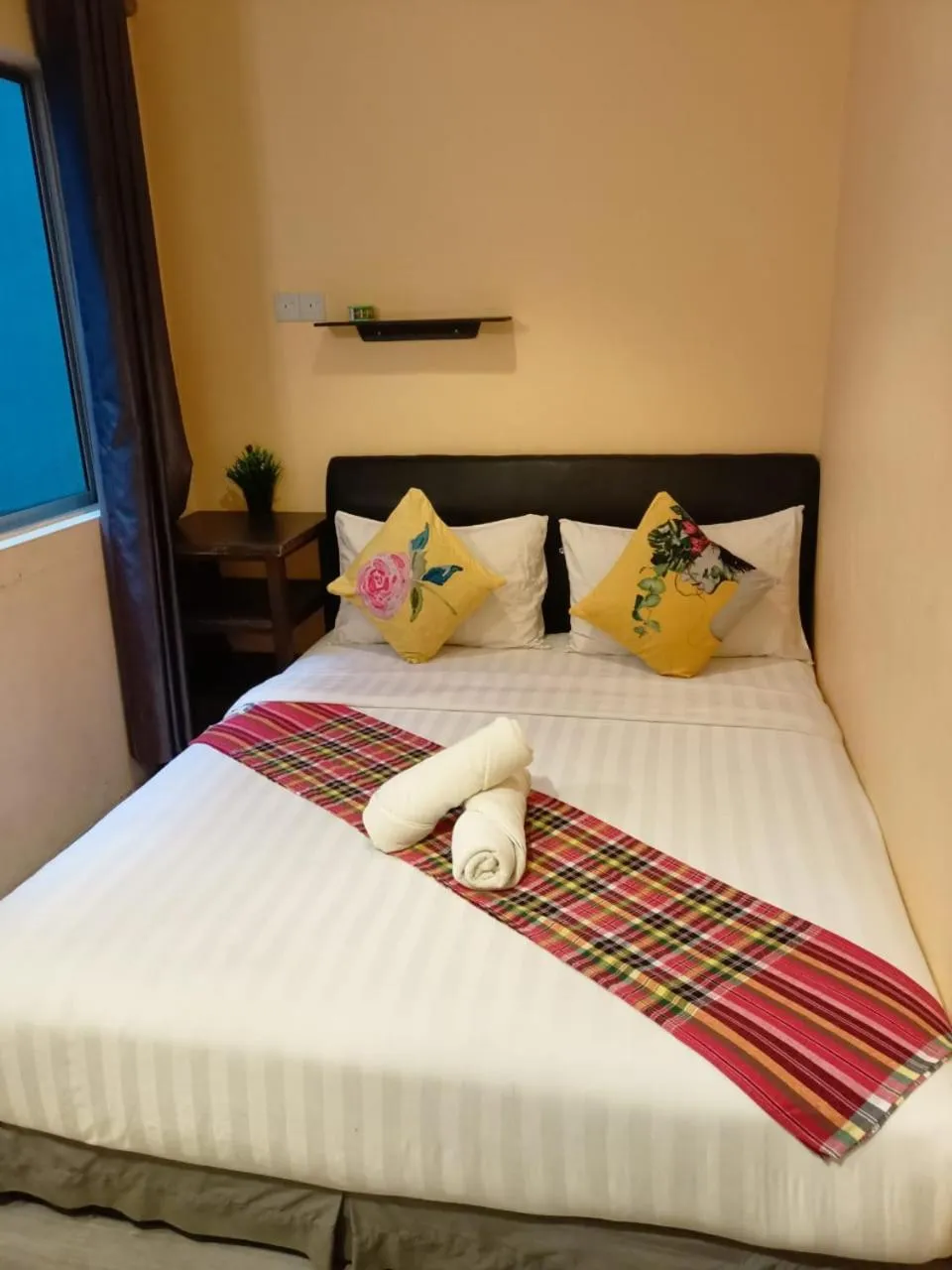 Bed in Loft Pals Urbanstay Lodge, Kapit