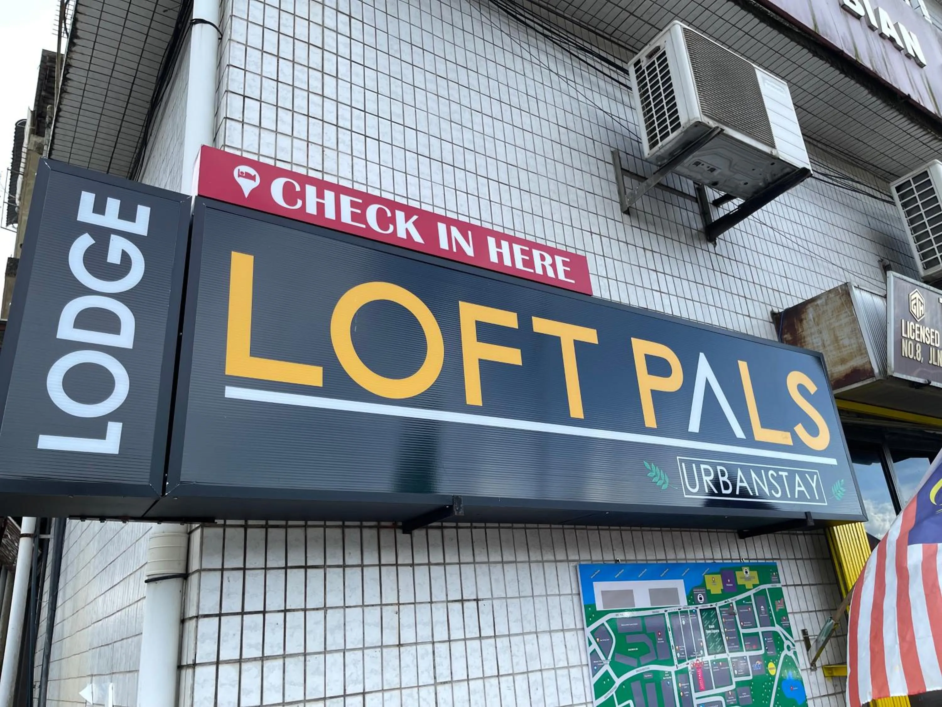 Loft Pals Urbanstay Lodge, Kapit