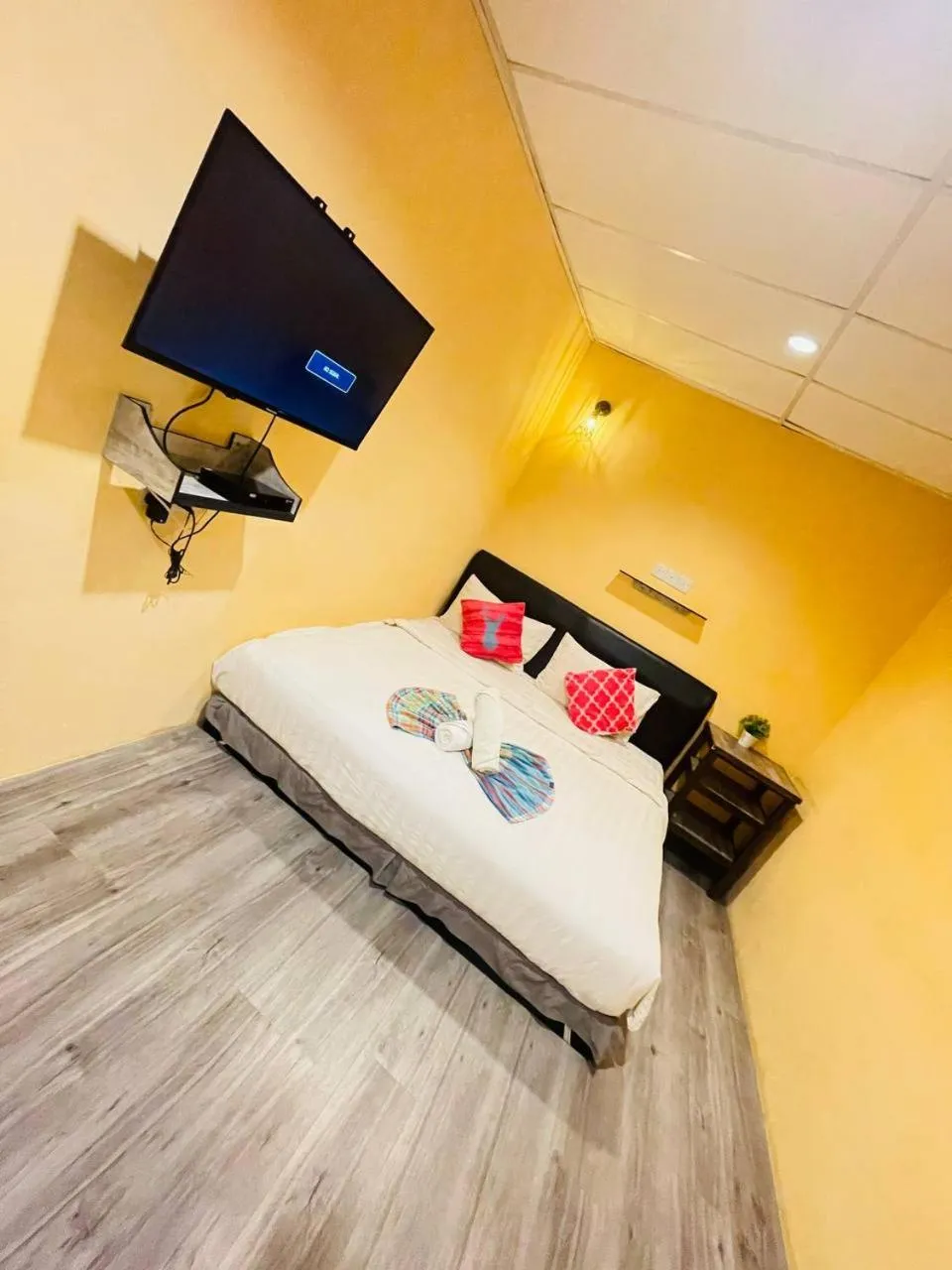 Bed in Loft Pals Urbanstay Lodge, Kapit