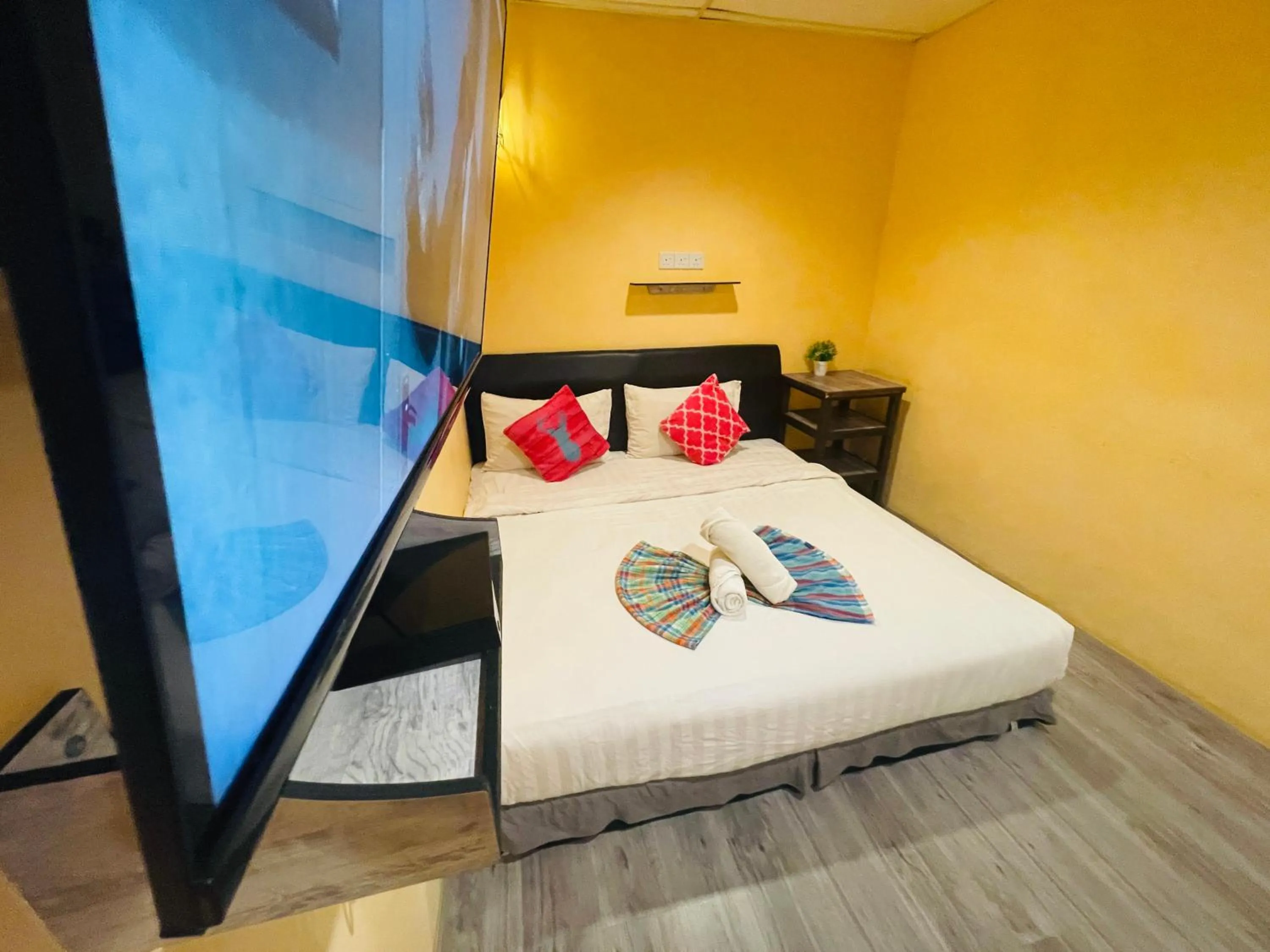 Bed in Loft Pals Urbanstay Lodge, Kapit