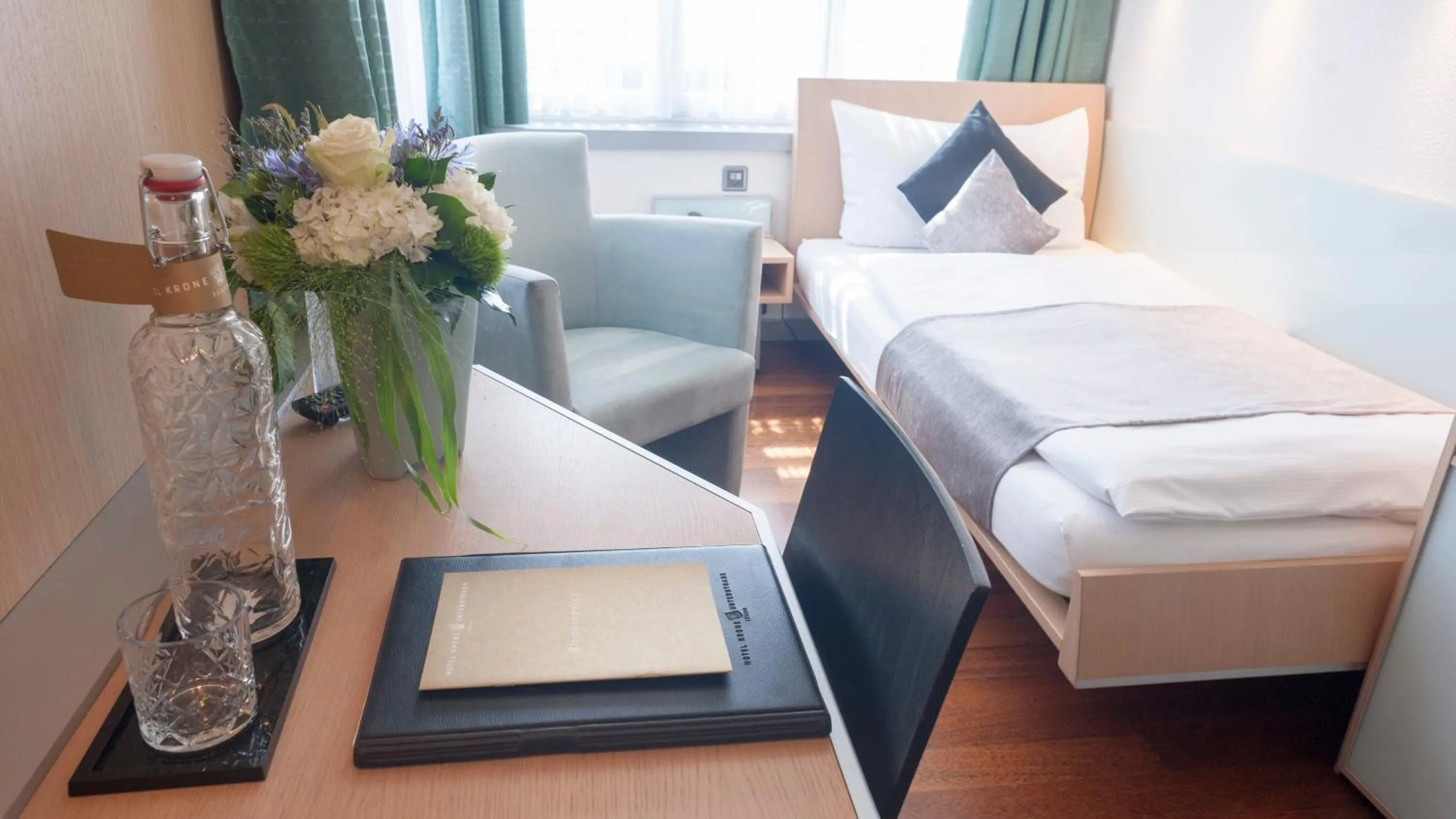 Bed in Hotel Krone Unterstrass