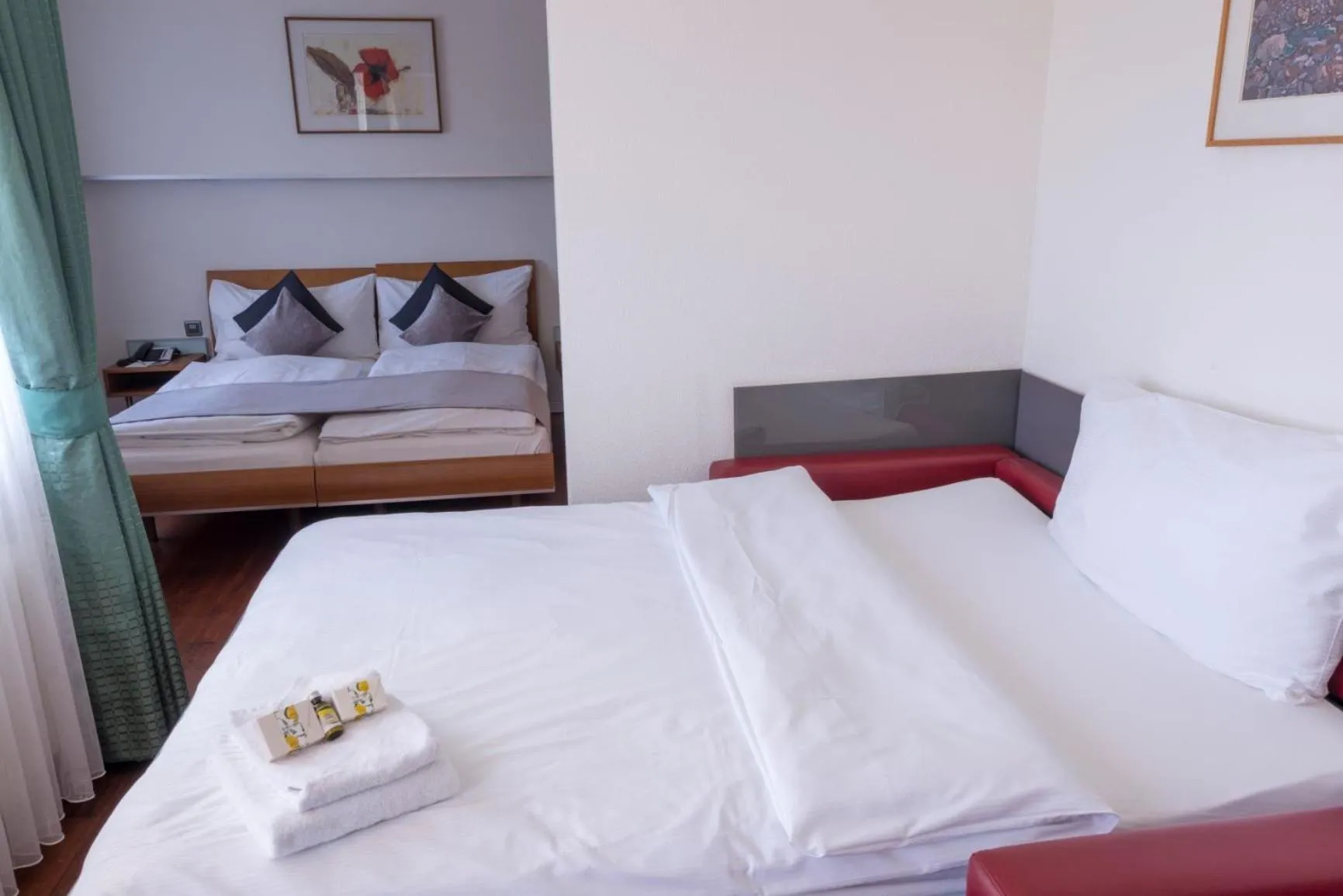 Photo of the whole room, Bed in Hotel Krone Unterstrass