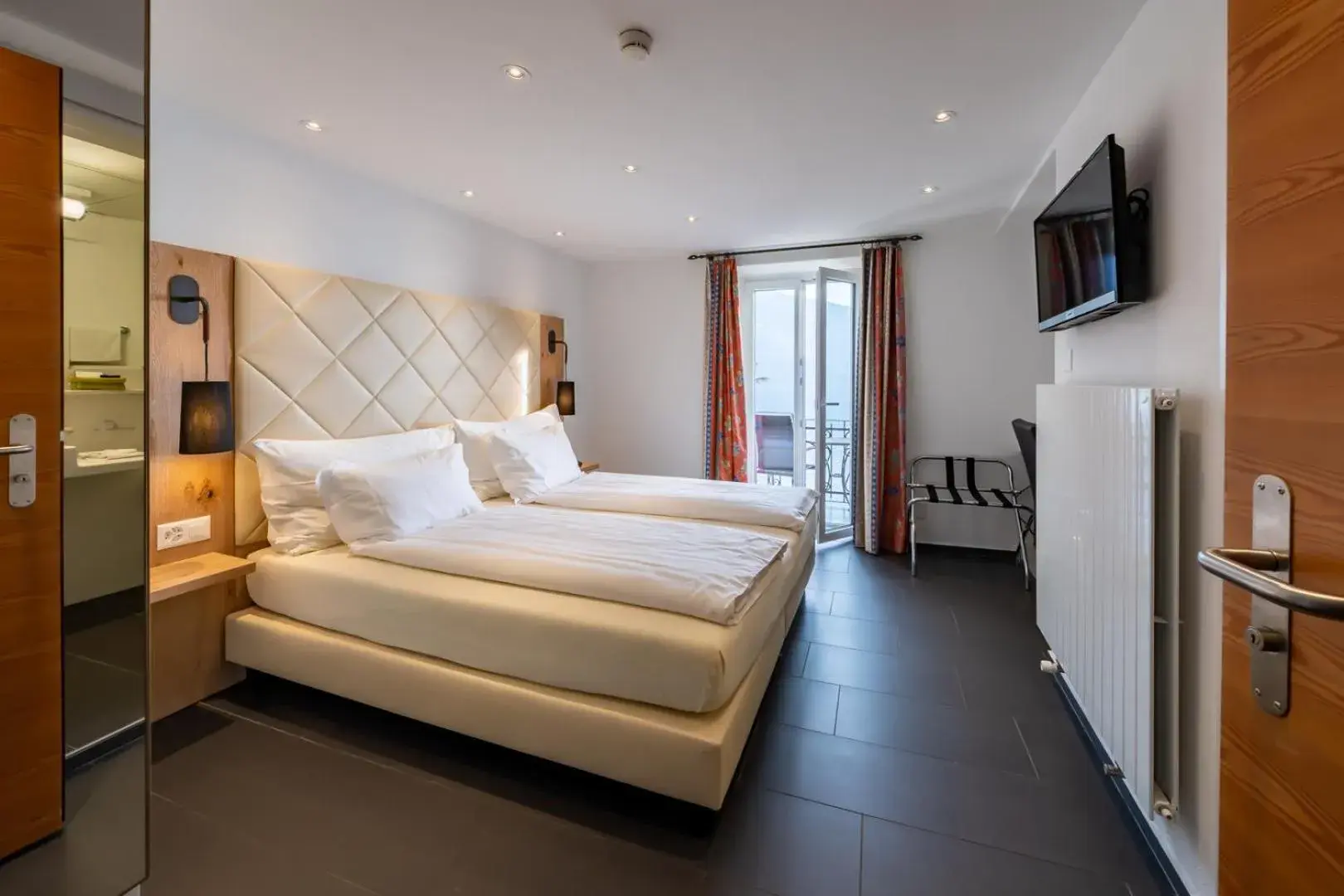 Double Room with Lake View or Partial Lake View in Hotel Collinetta Double Room with Lake View or Partial Lake View in Hotel Collinetta