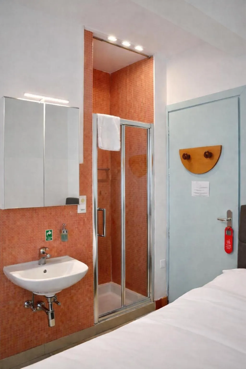 Shower in Hotel San Carlo