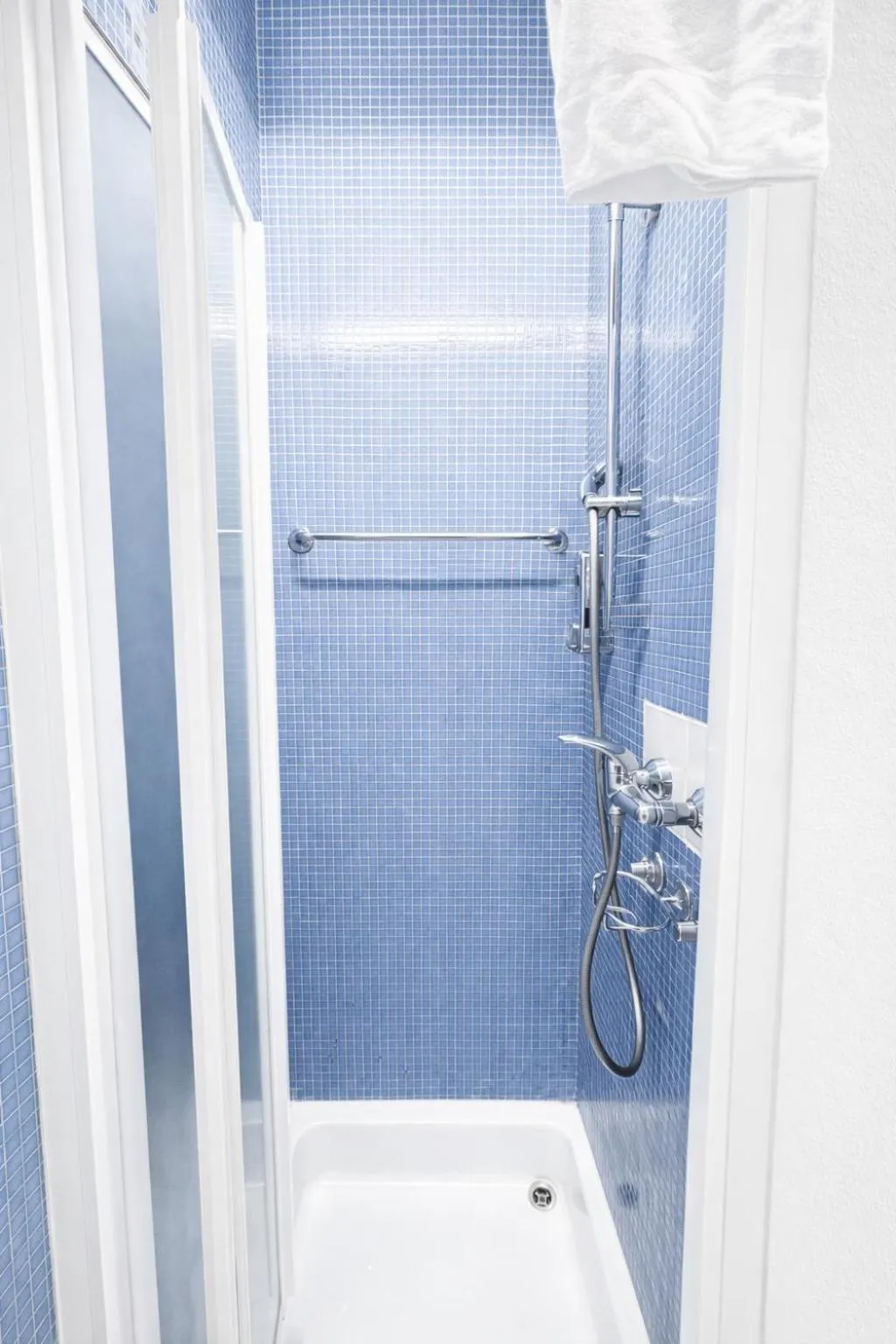 Shower in Hotel San Carlo