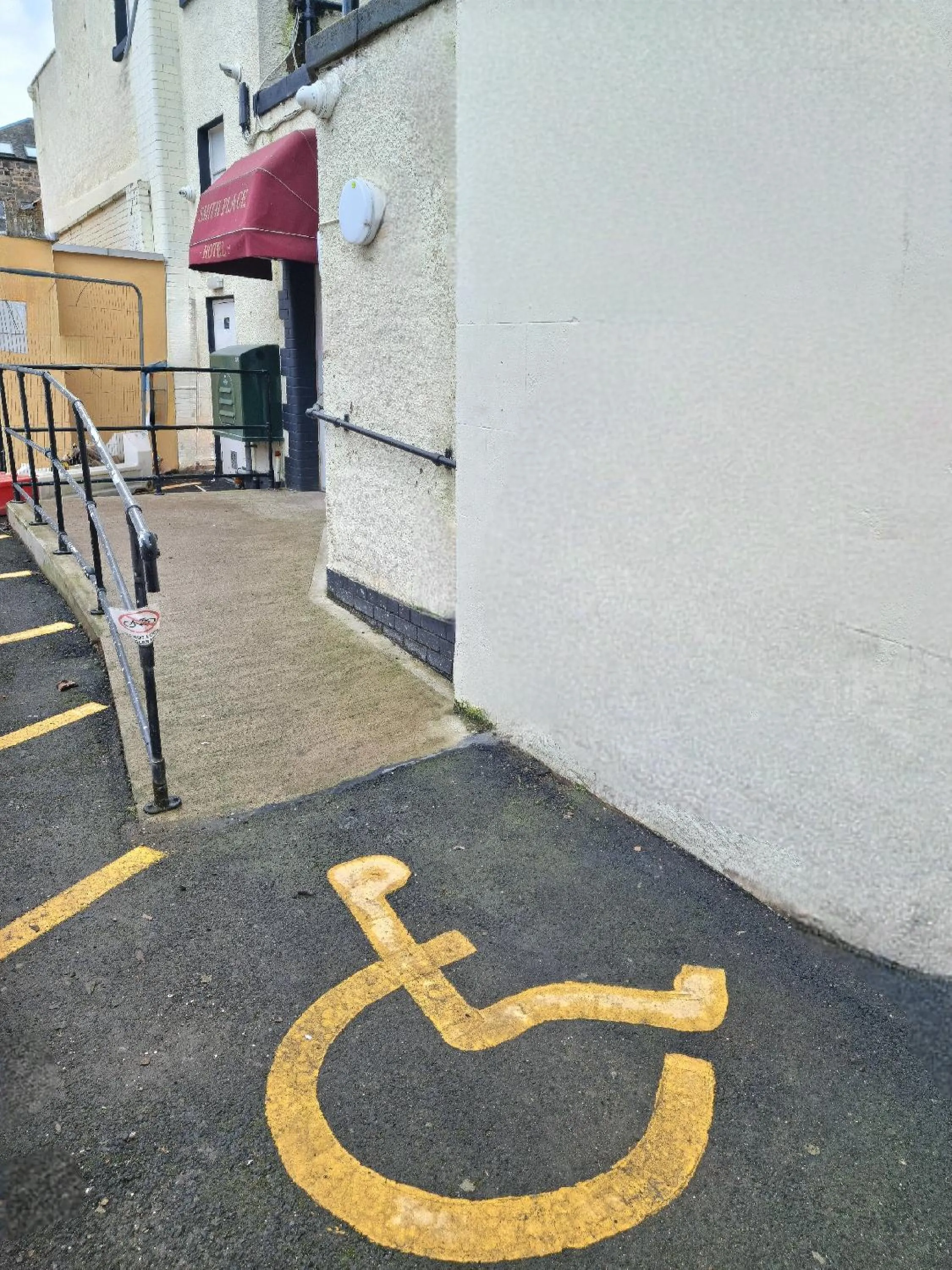 acessibility in SMITH PLACE HOTEL