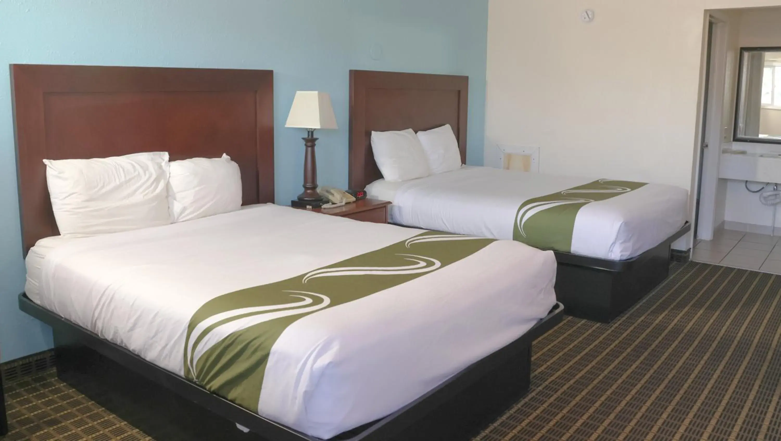 Photo of the whole room, Bed in Chippewa Motel Mount Pleasant Photo of the whole room, Bed in Chippewa Motel Mount Pleasant