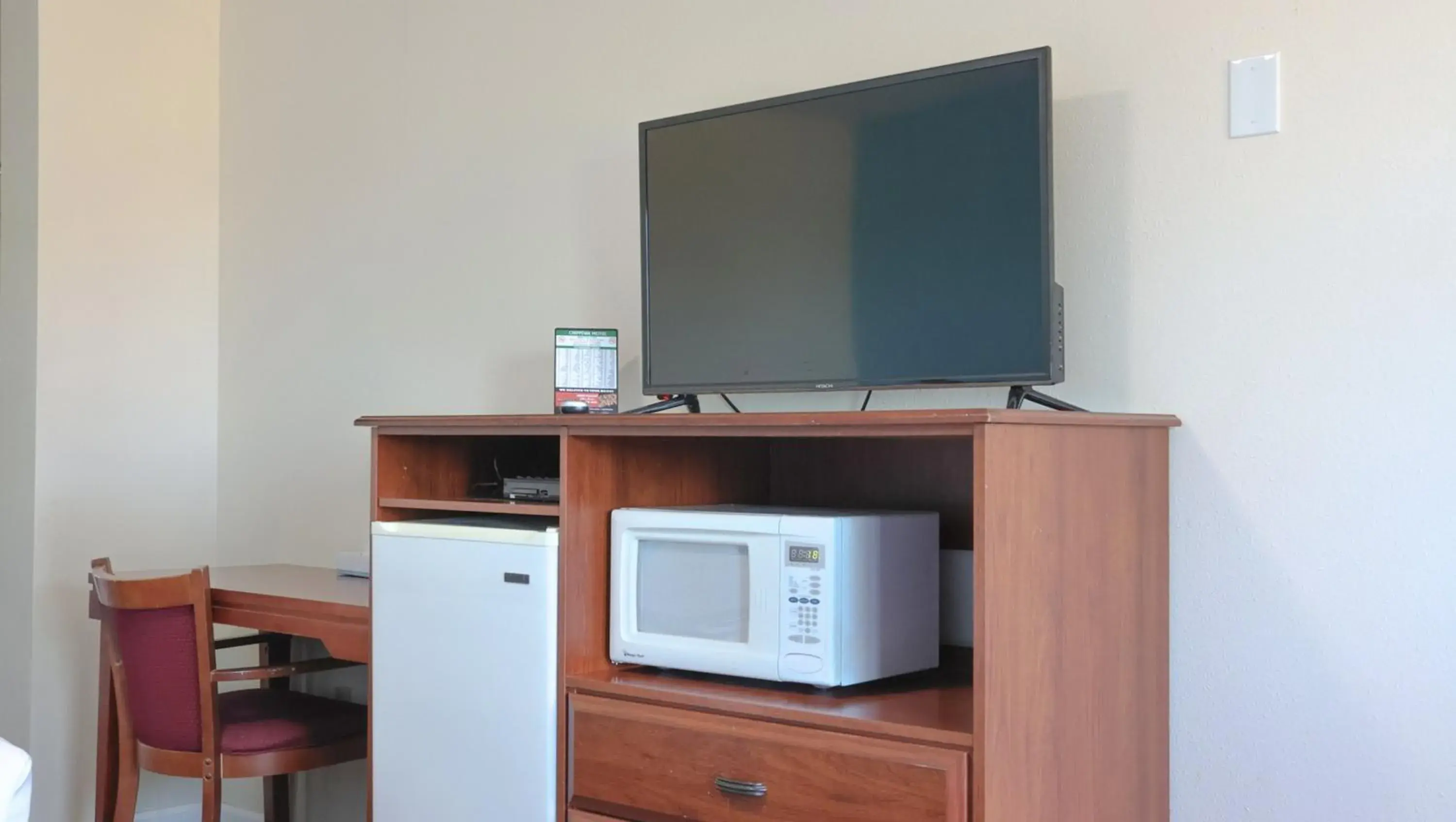 Photo of the whole room in Chippewa Motel Mount Pleasant Photo of the whole room in Chippewa Motel Mount Pleasant