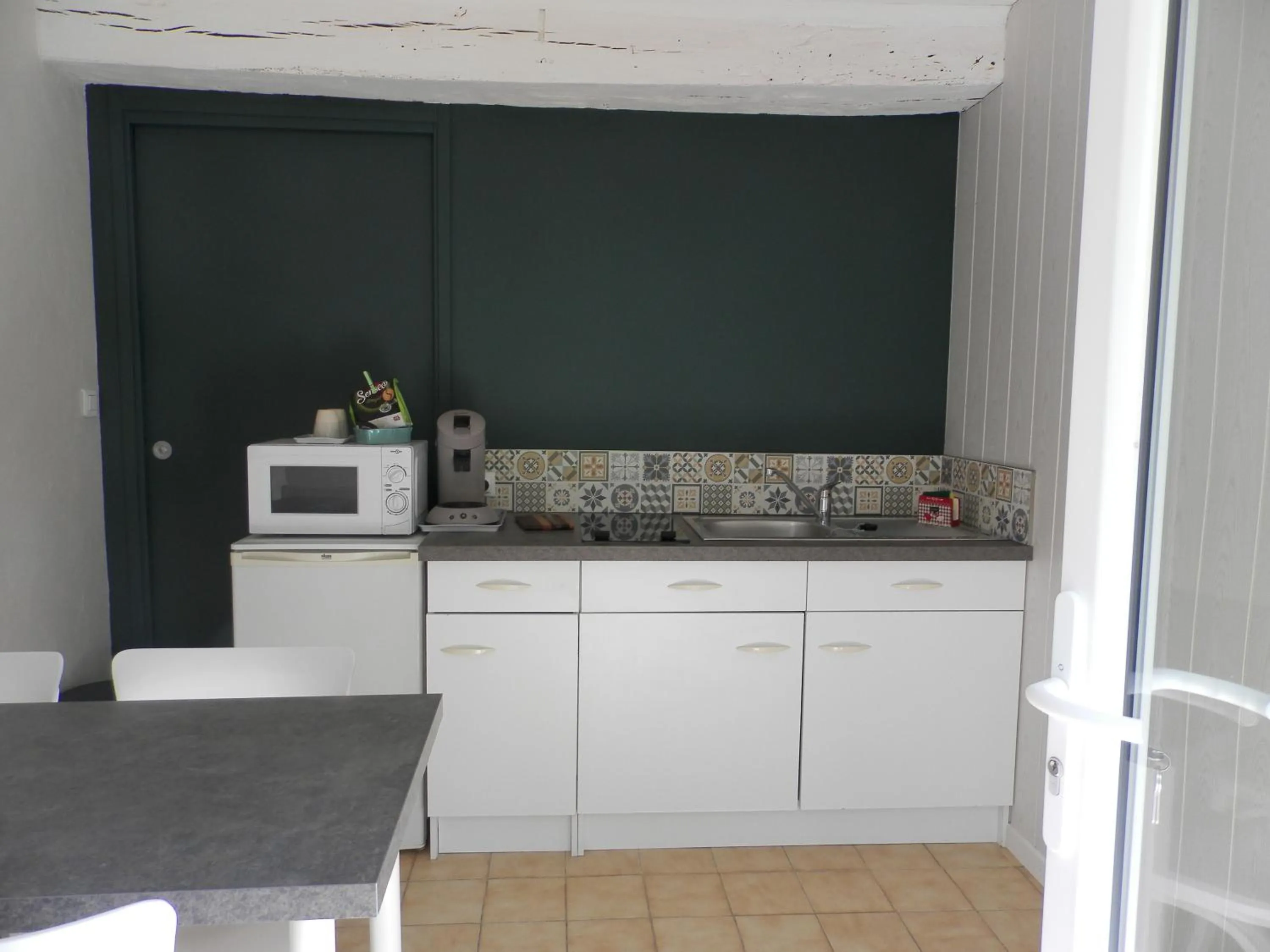 Kitchen or kitchenette in Au pré du Mignon aux portes du Marais Poitevin