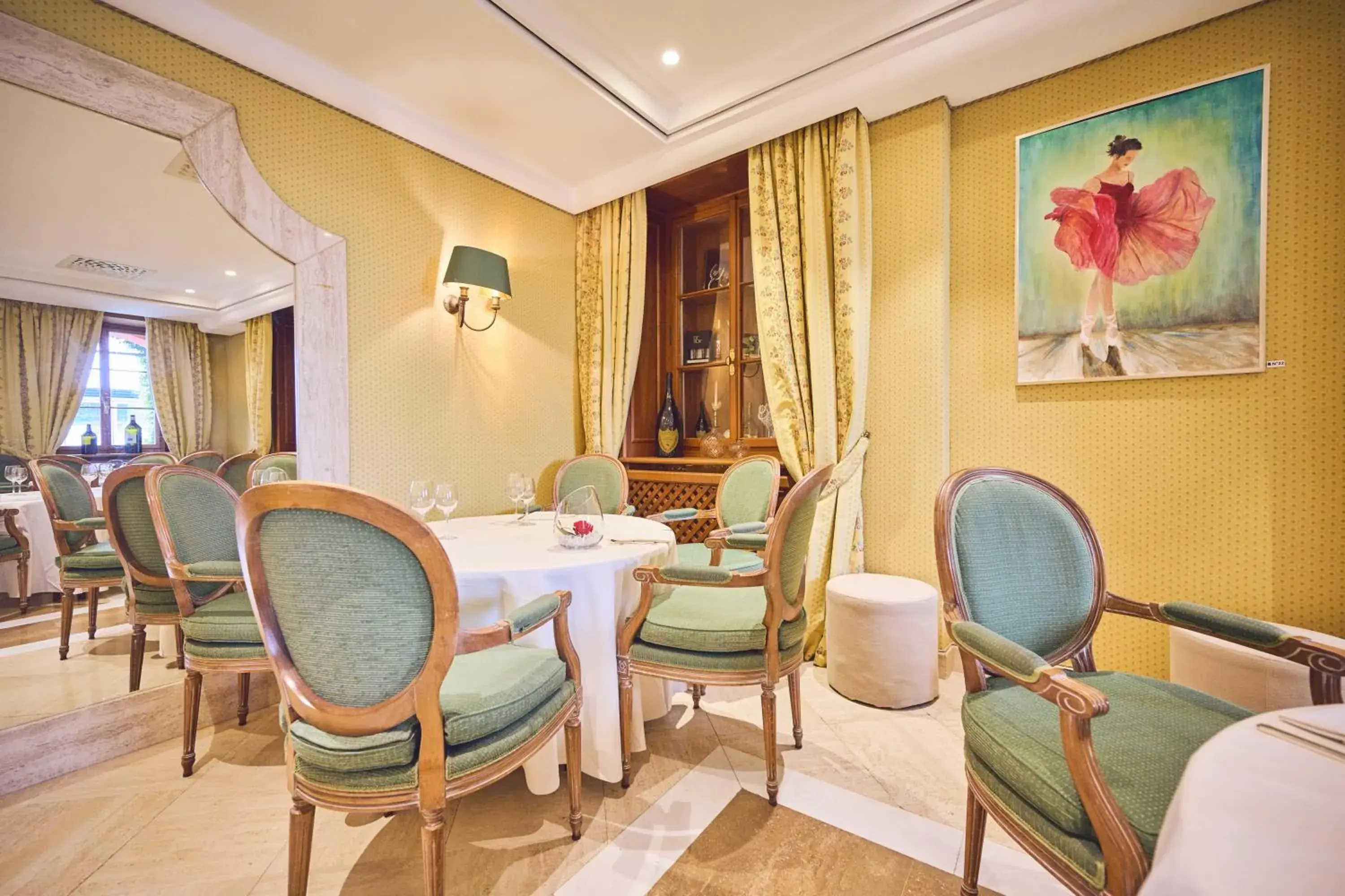 Restaurant/places to eat in Villa Principe Leopoldo Restaurant/places to eat in Villa Principe Leopoldo