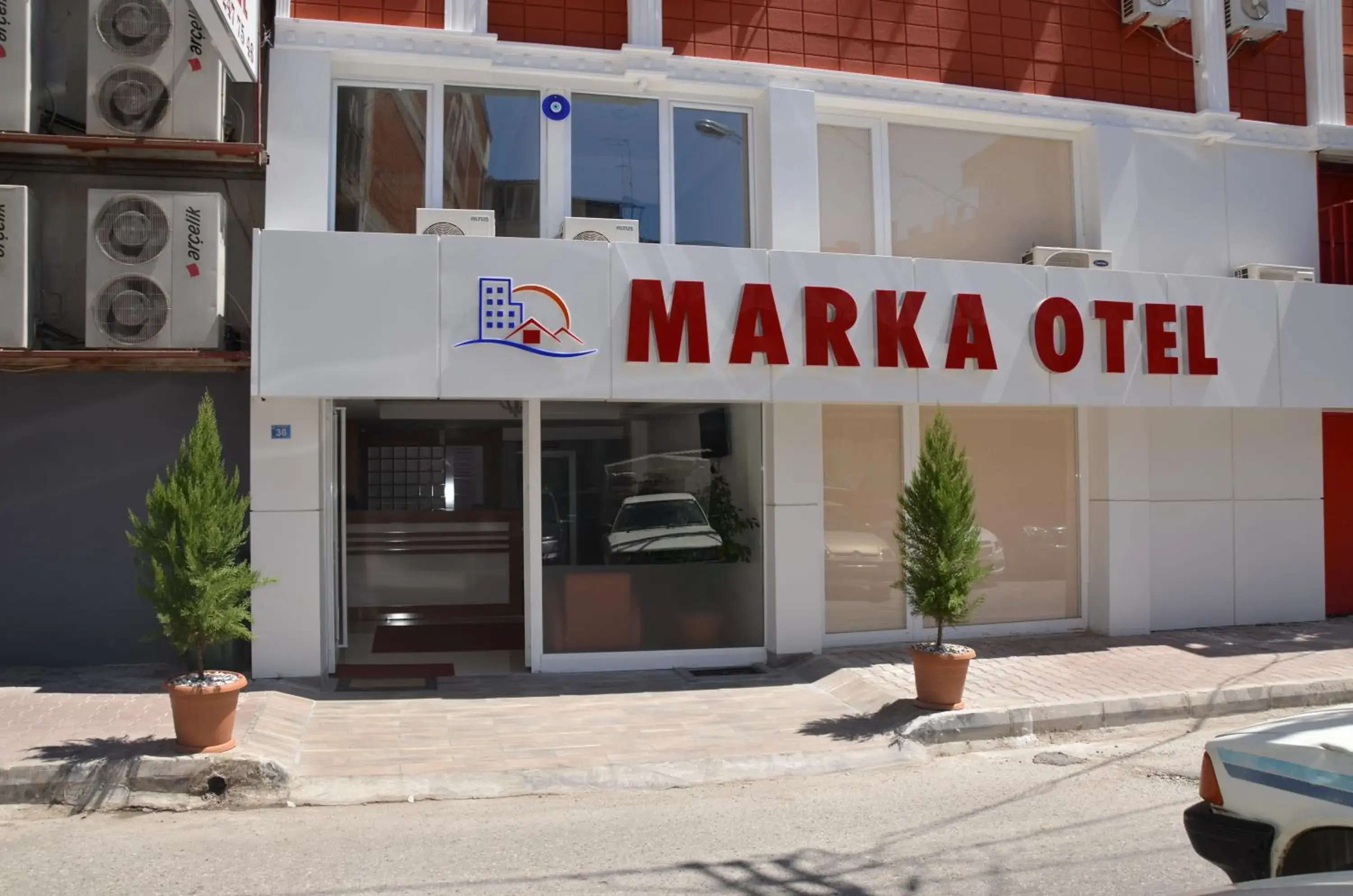 Facade/entrance in Marka Hotel Facade/entrance in Marka Hotel