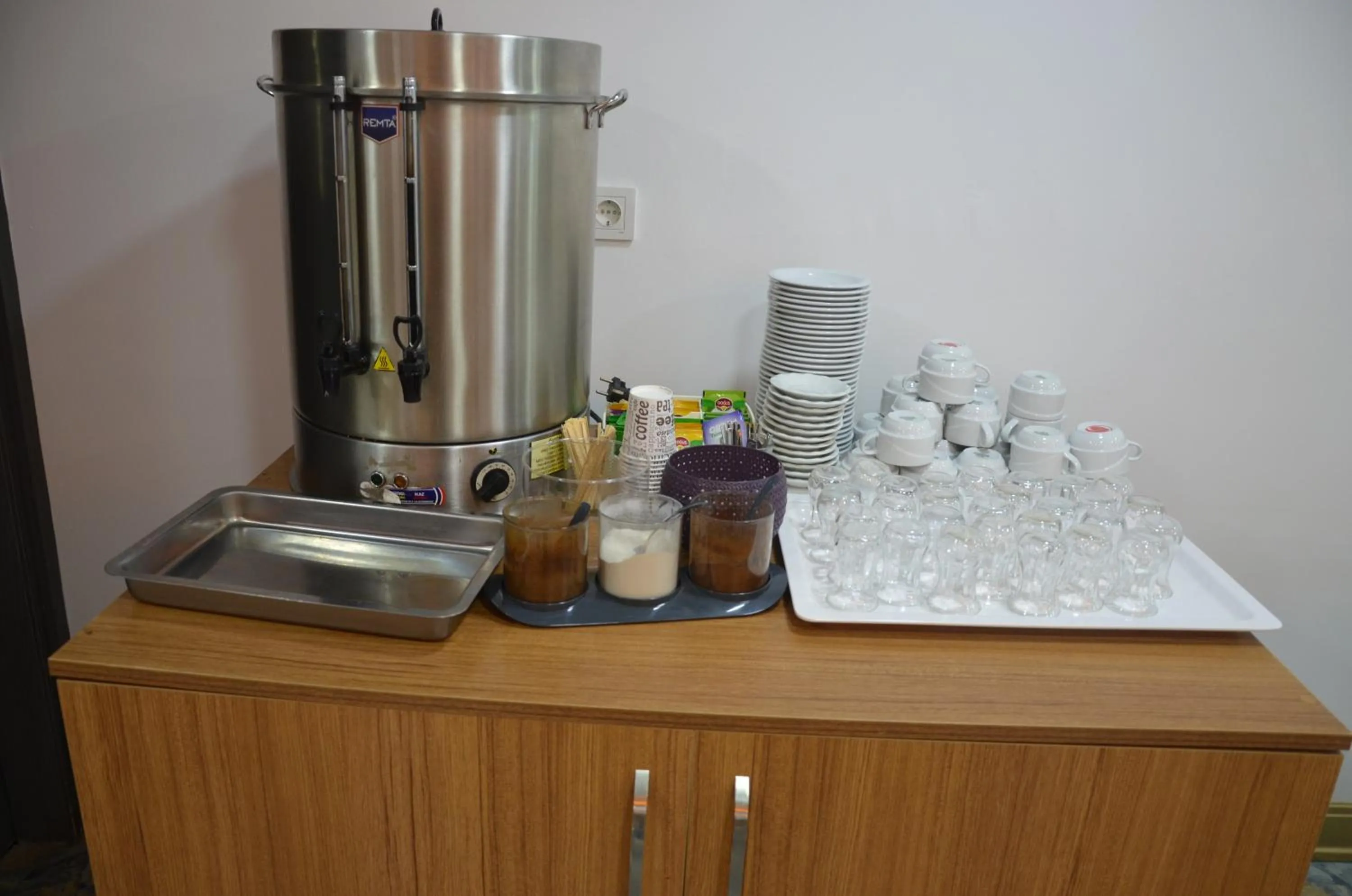Coffee/tea facilities in Marka Hotel