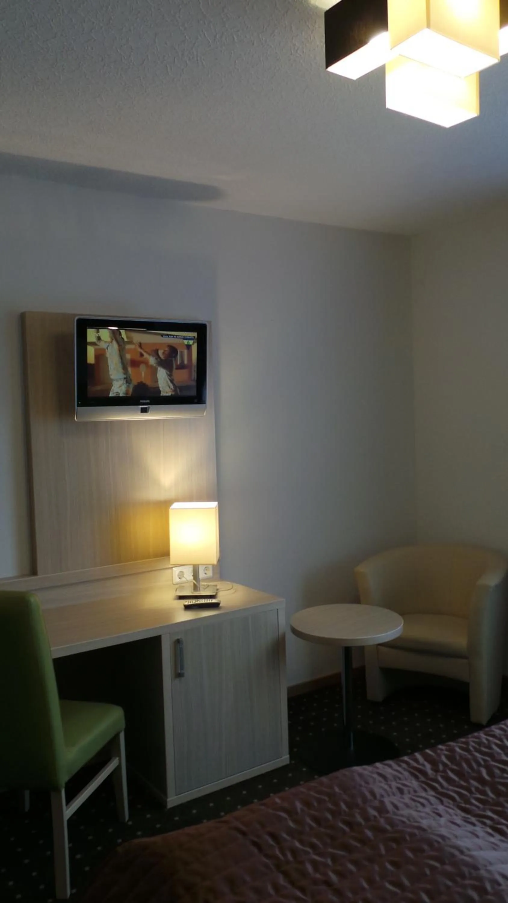 TV and multimedia, Bed in Rhönblick Landhotel - Restaurant - Countrypub