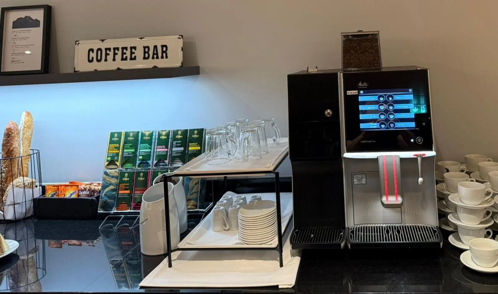 Breakfast in Hotel De la Paix