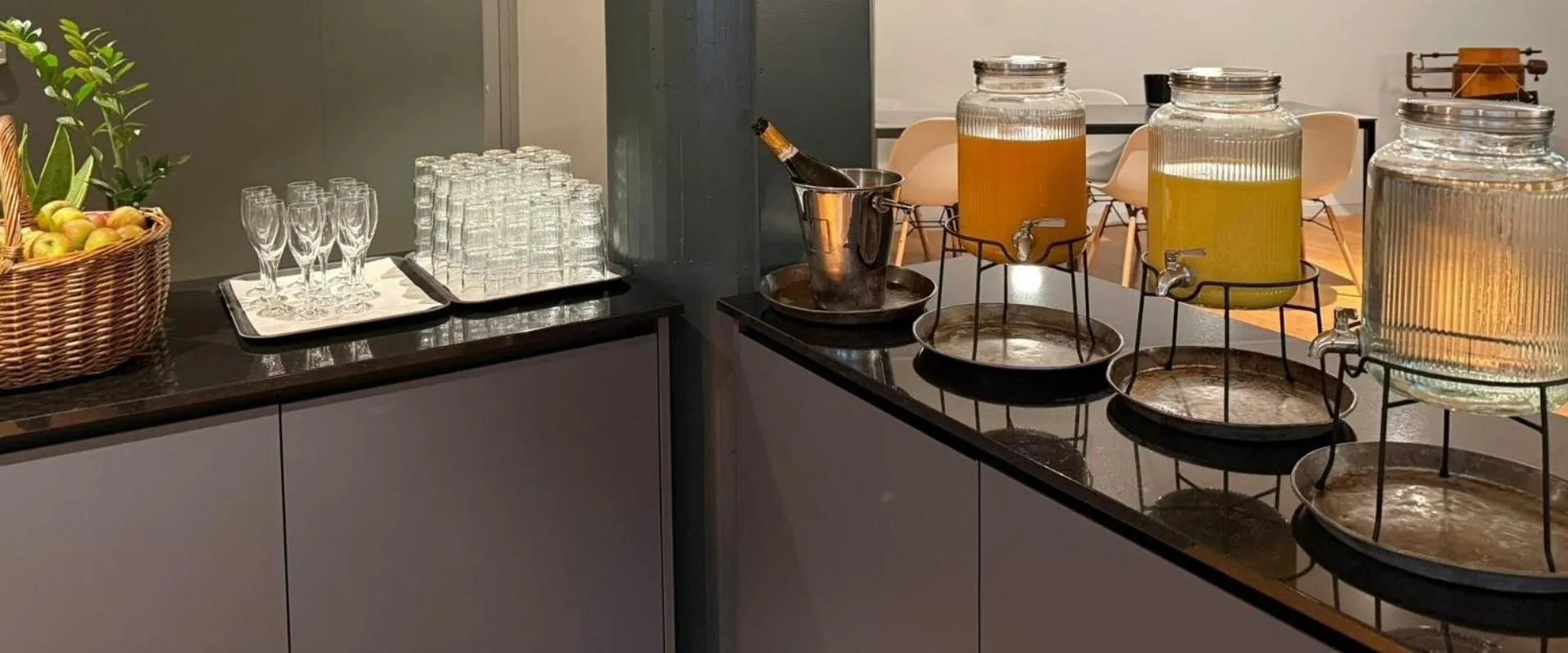 Breakfast in Hotel De la Paix