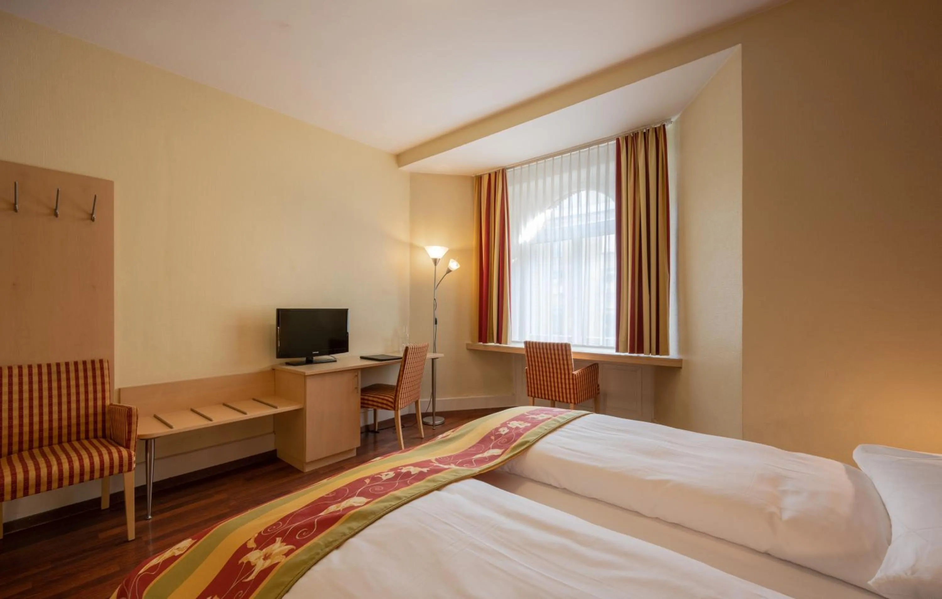 Photo of the whole room, Bed in Hotel De la Paix