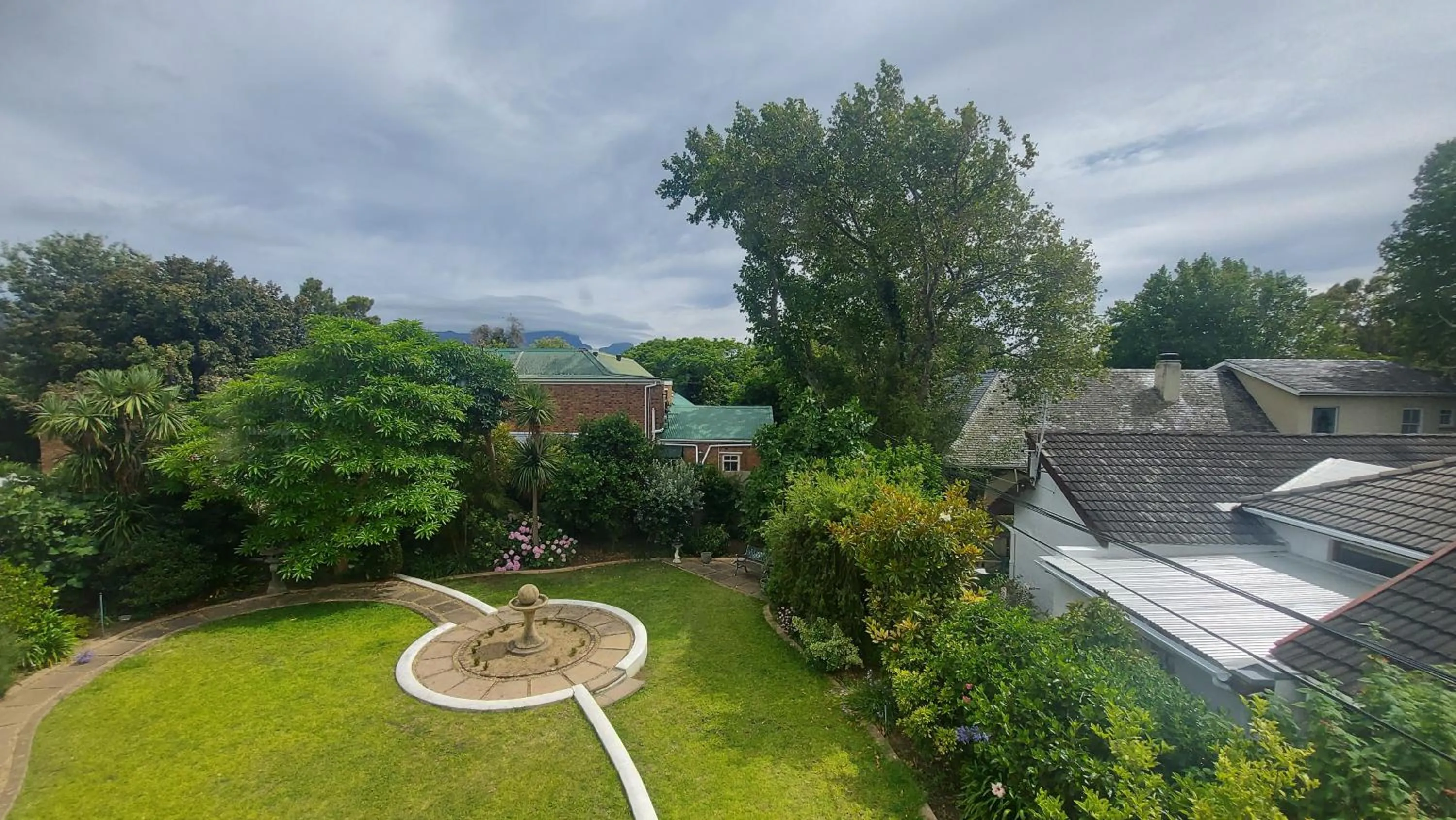 Garden in Rustic Manor Guest House