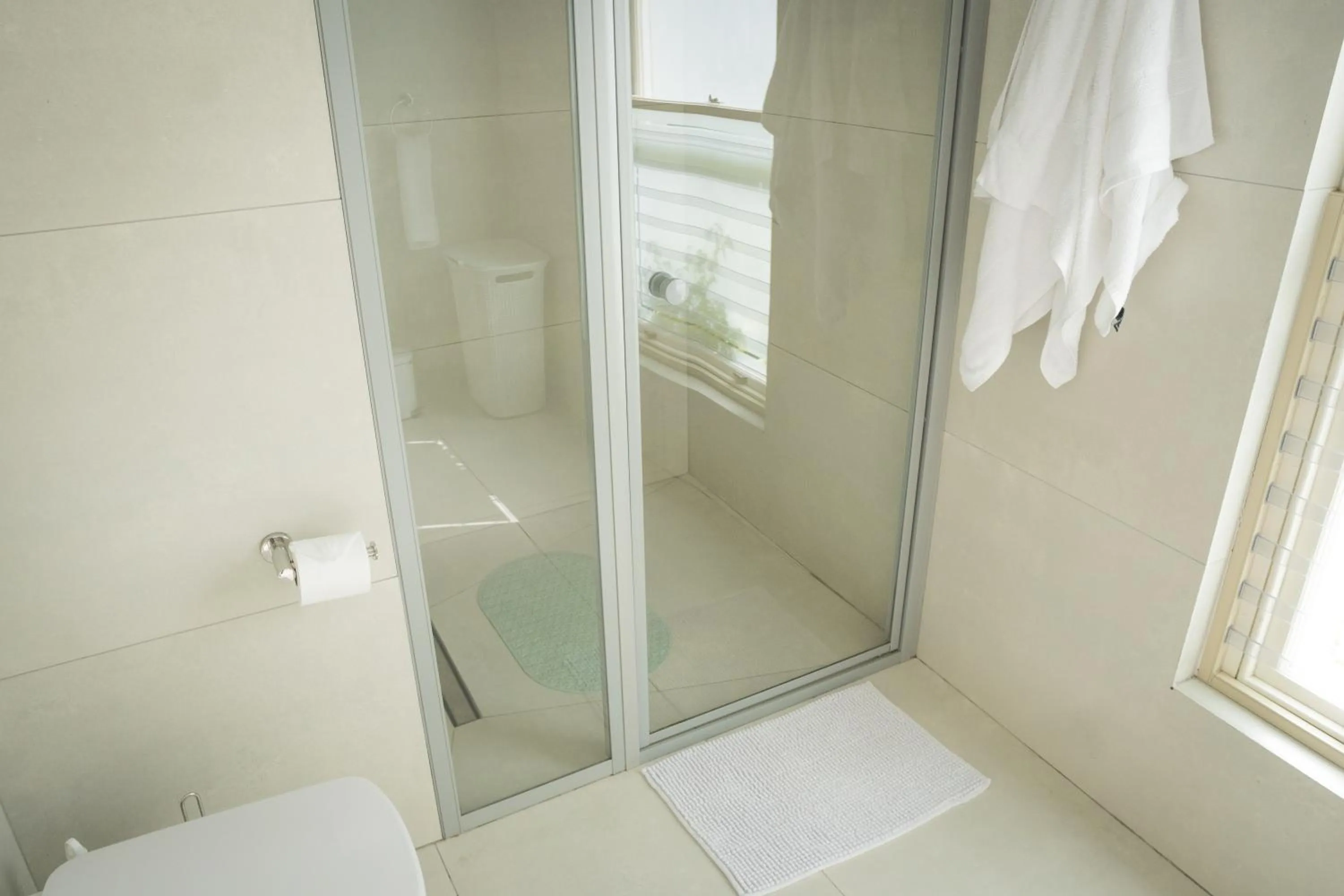 Shower in Rustic Manor Guest House