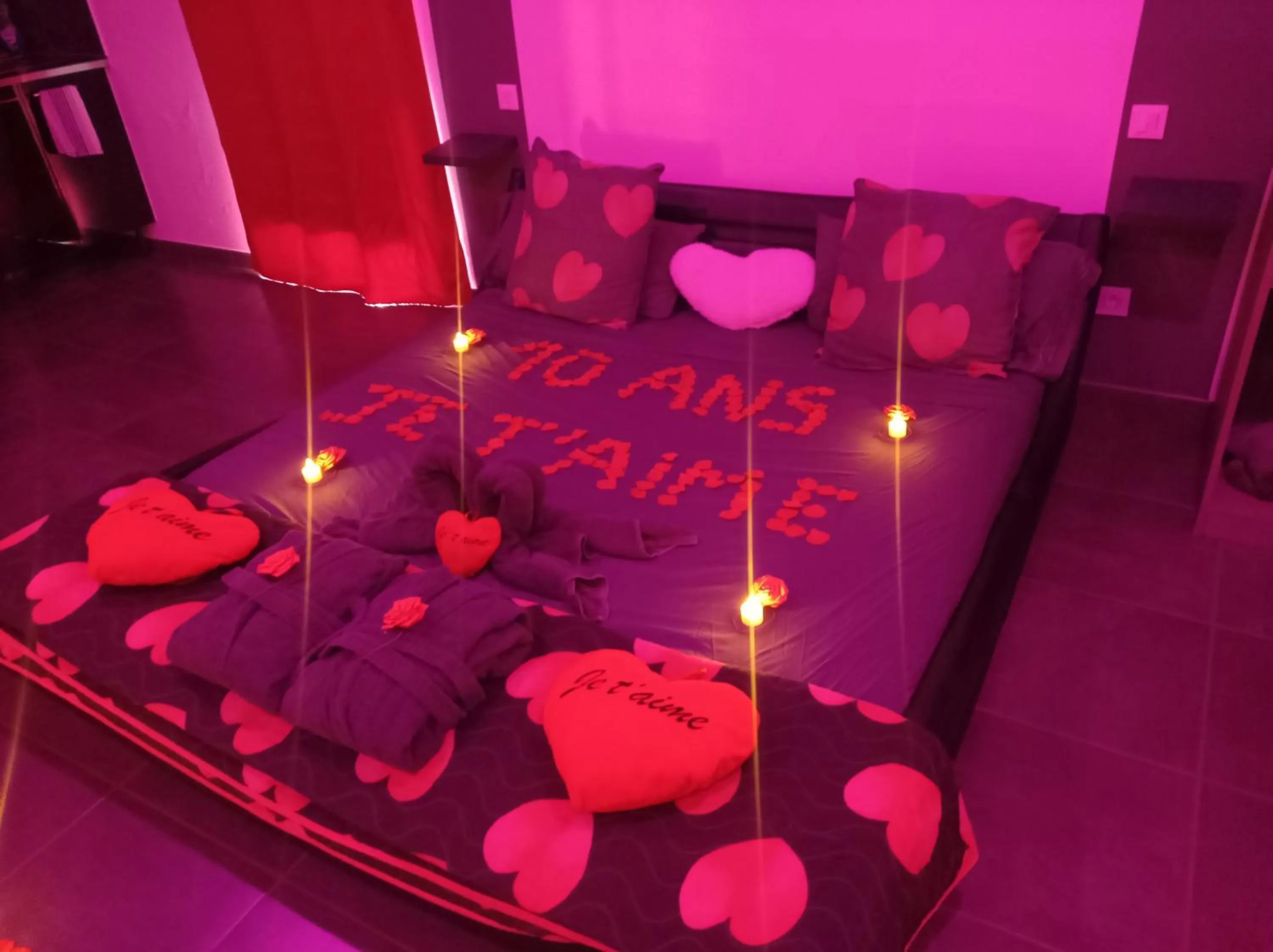 Bed in Paradis Secret Spa