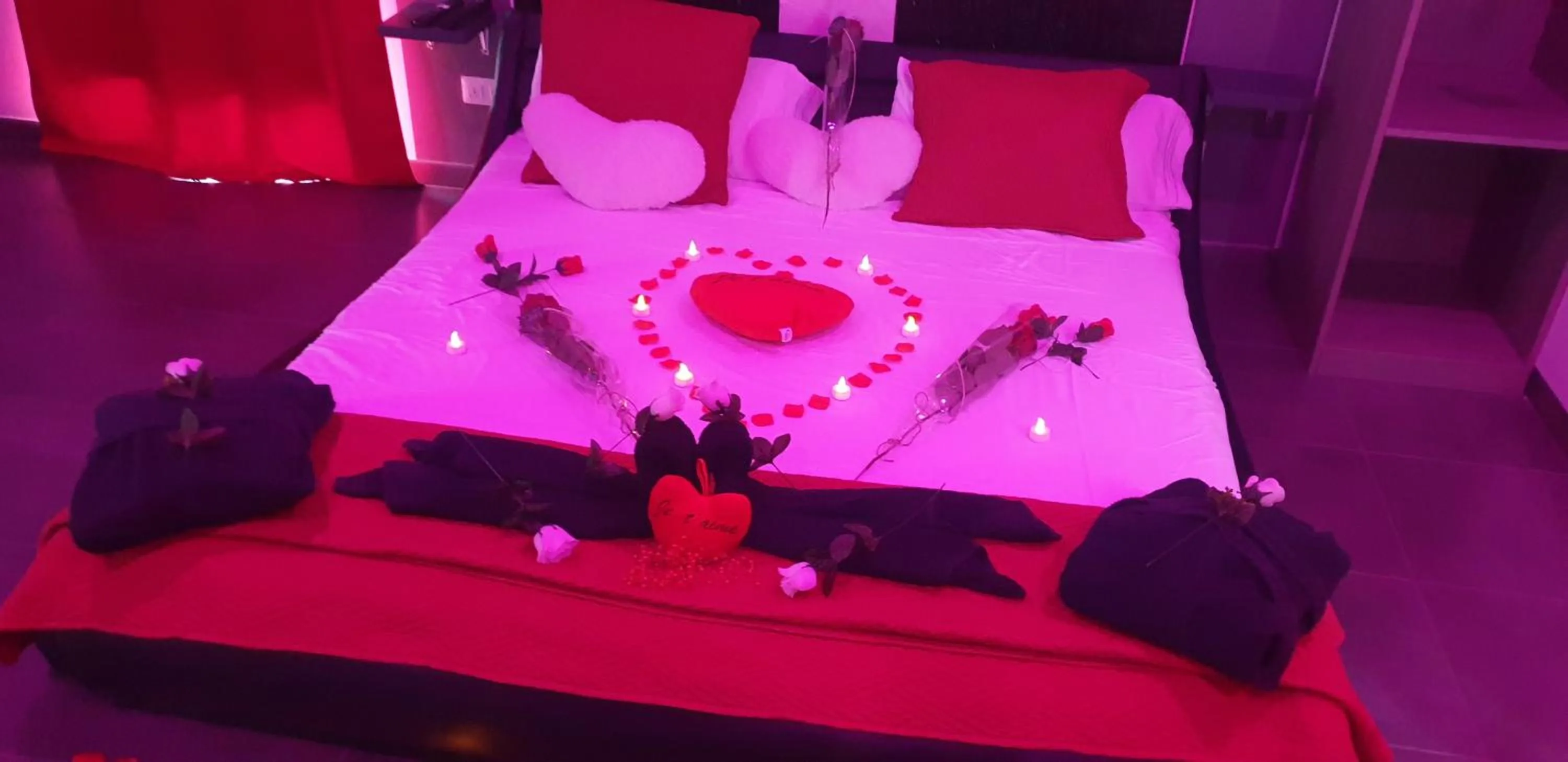 Bed in Paradis Secret Spa