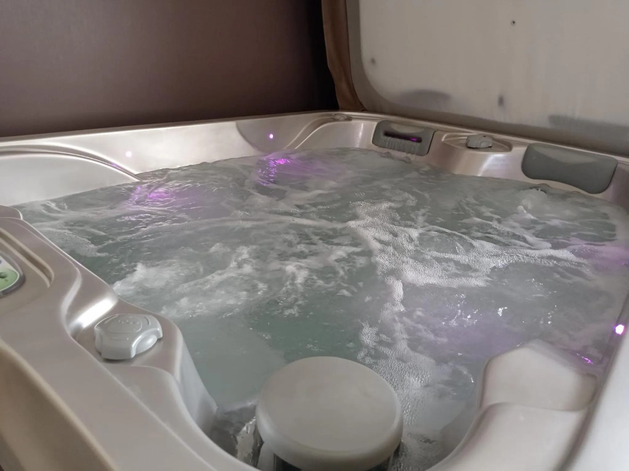 Hot Tub in Paradis Secret Spa