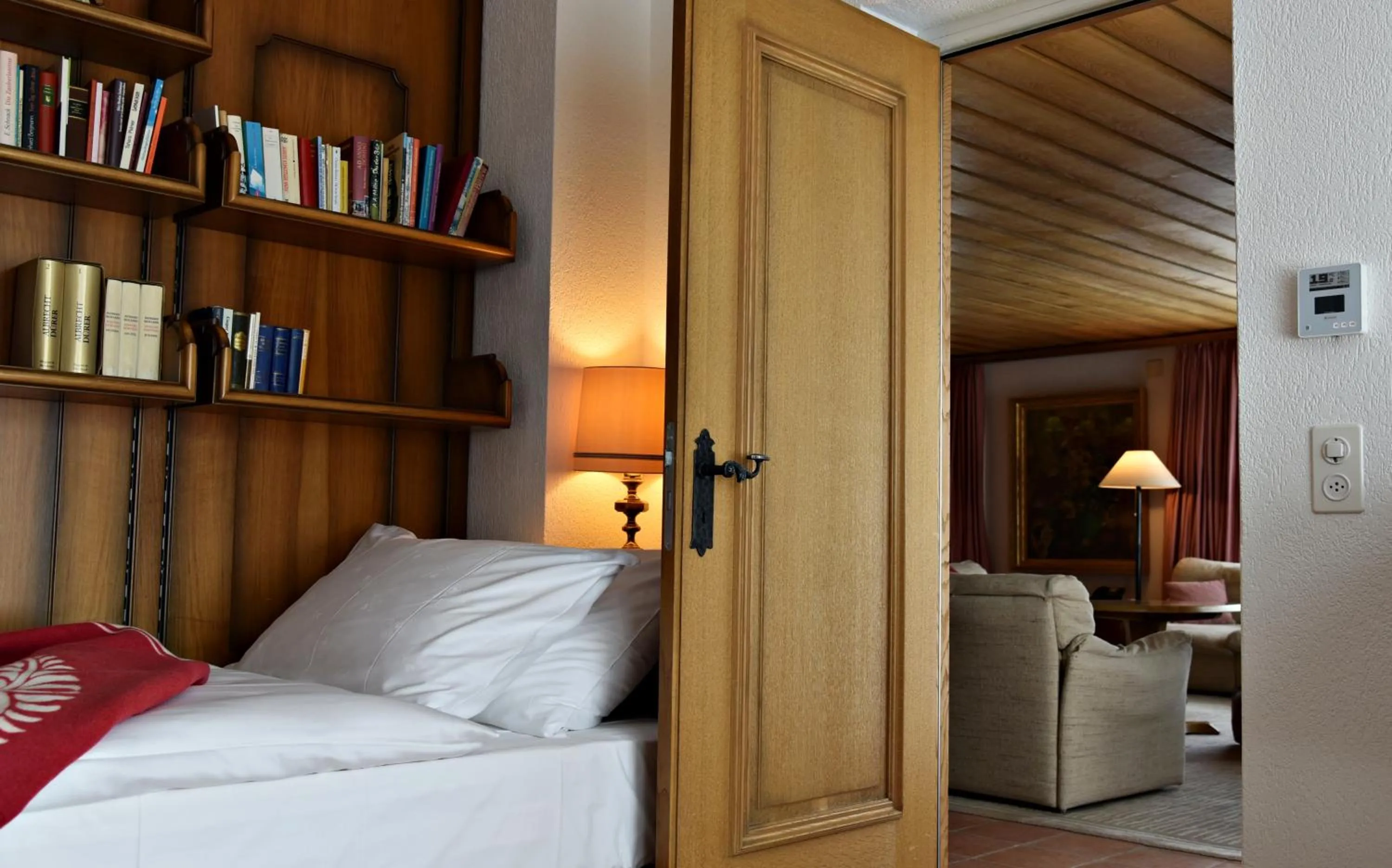 Bedroom, Bed in Crystal Hotel superior