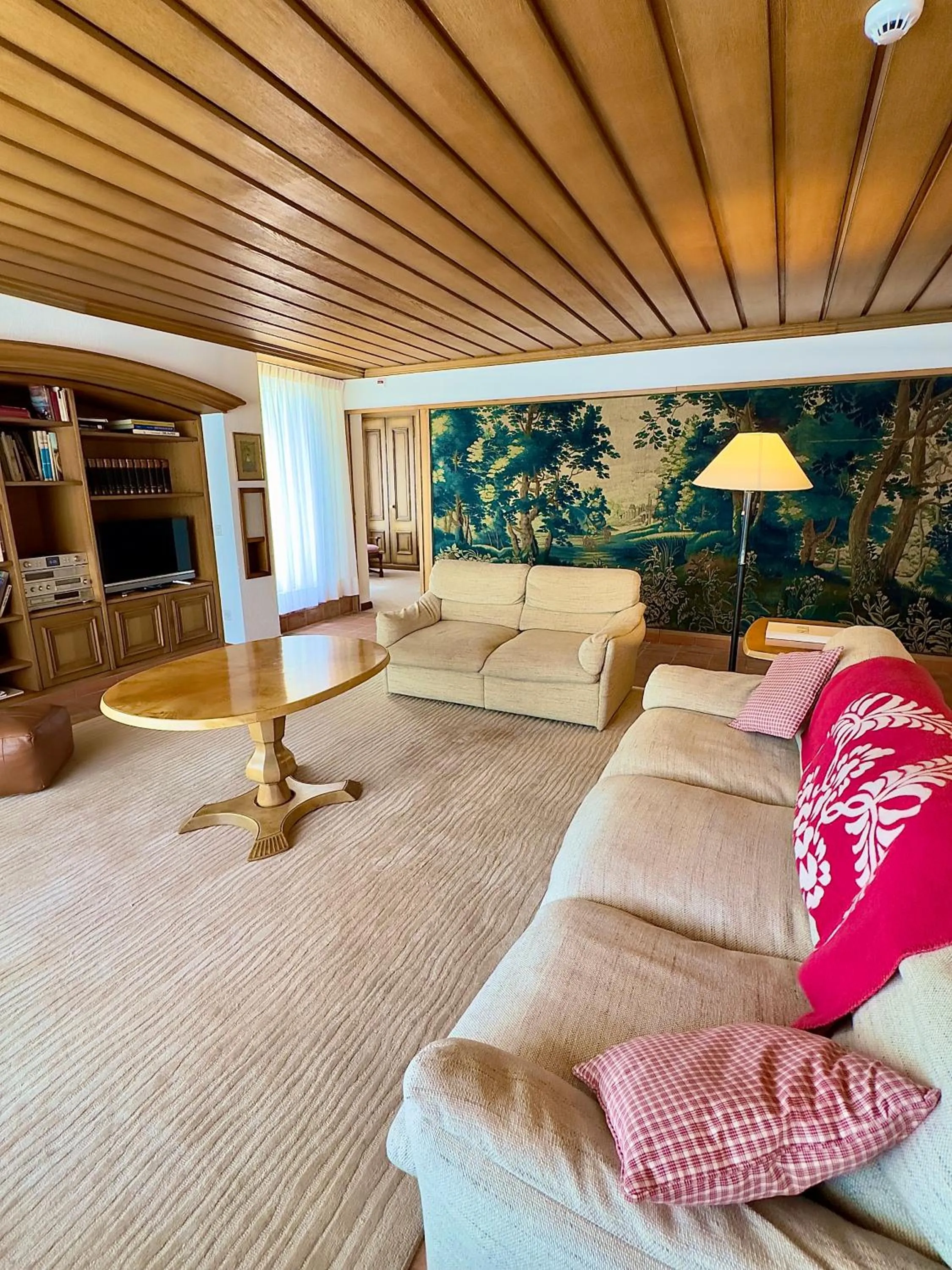 Living room in Crystal Hotel superior