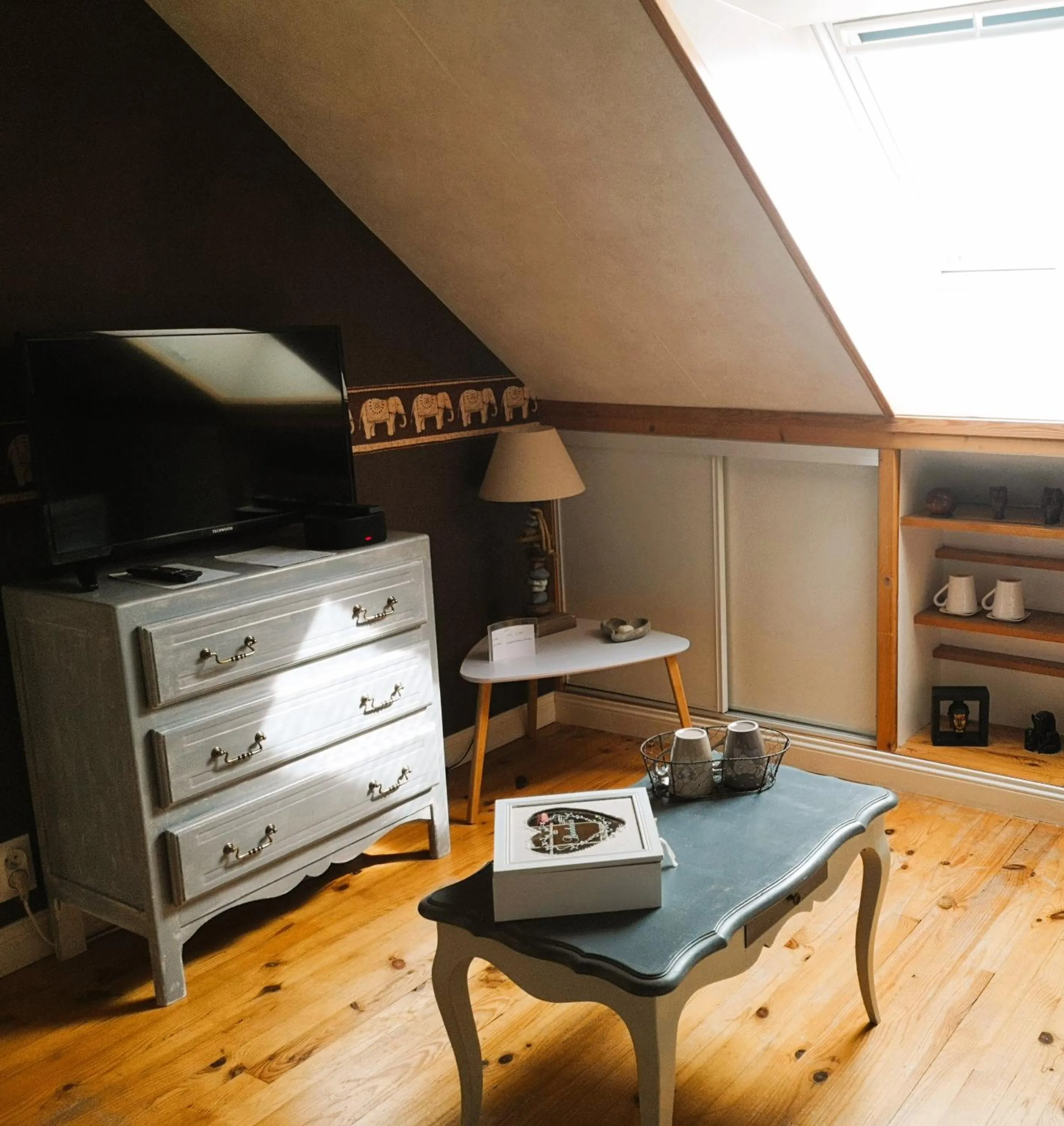 Les Eléphants bleus