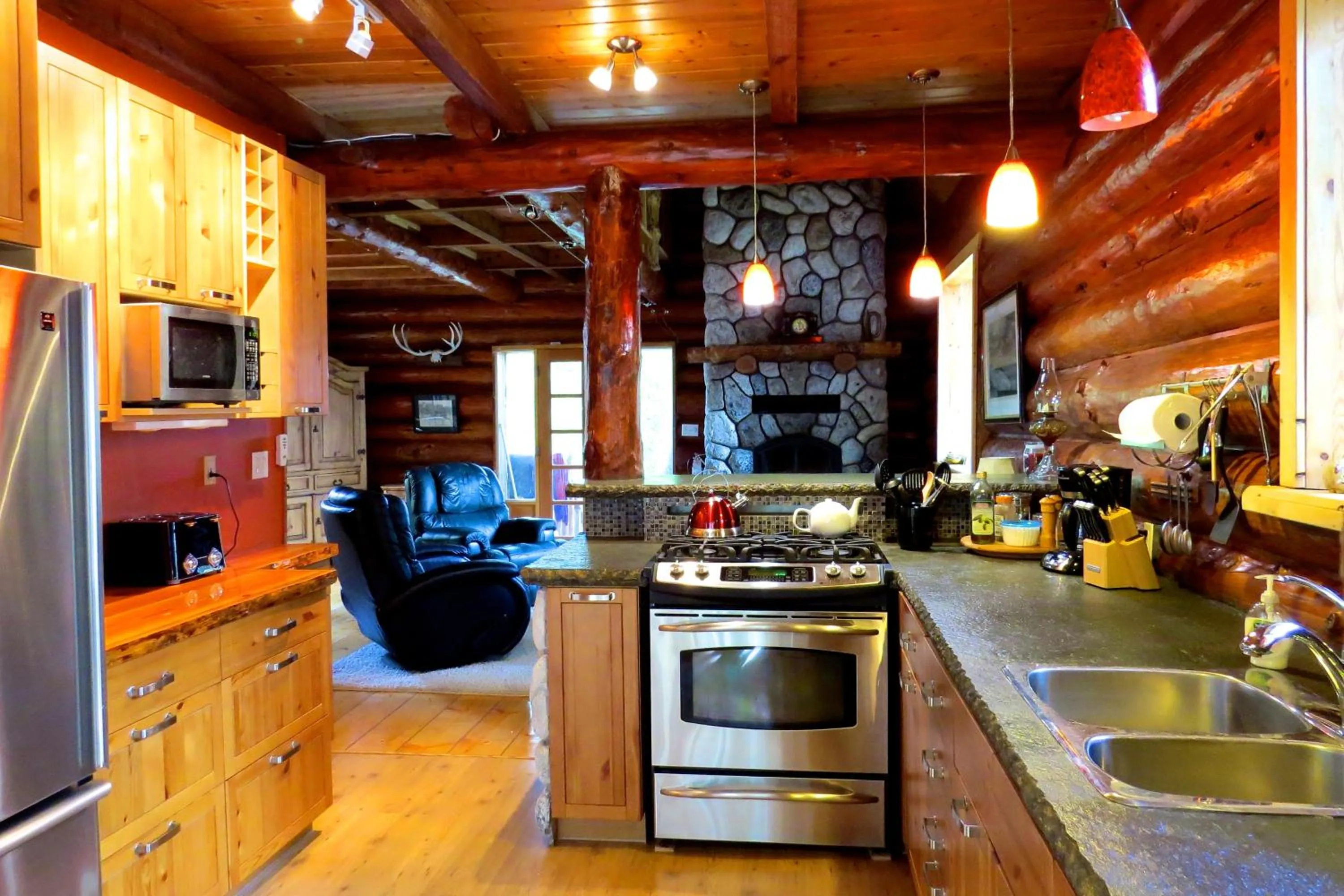 Dining area in Handsome Dan's at Otter Point