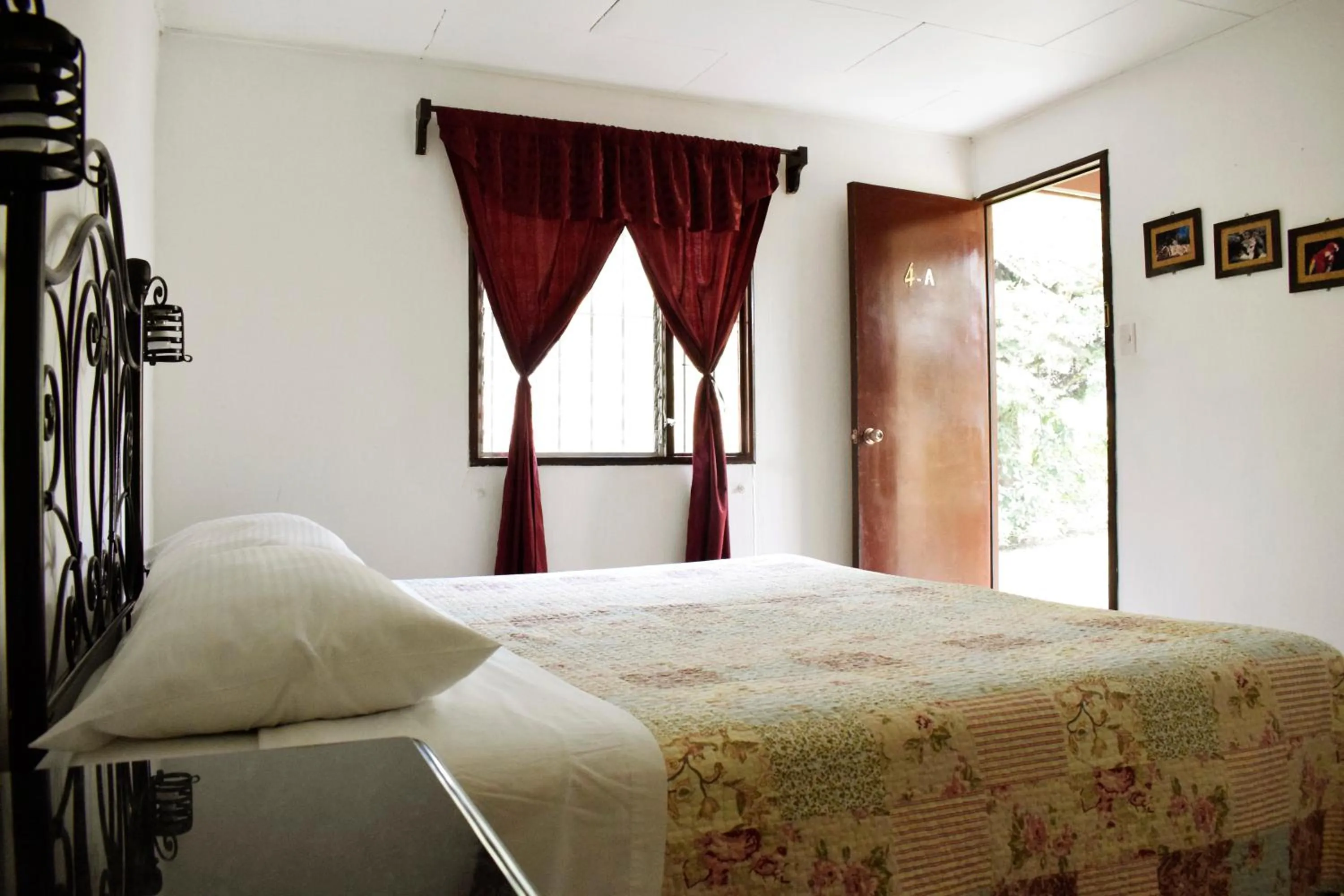 Photo of the whole room in Park Hotel