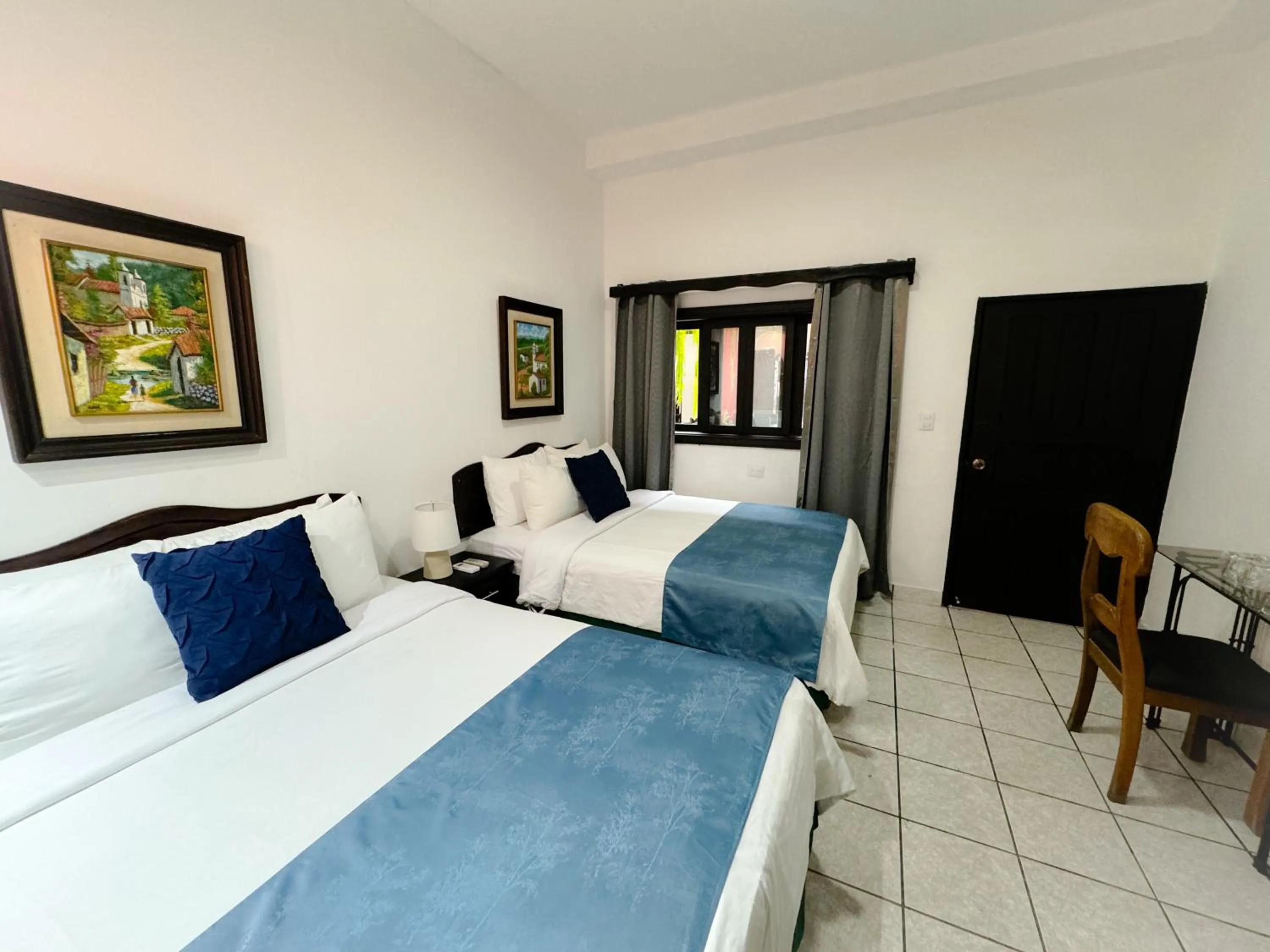 Twin Room - single occupancy in Hotel Camino Maya