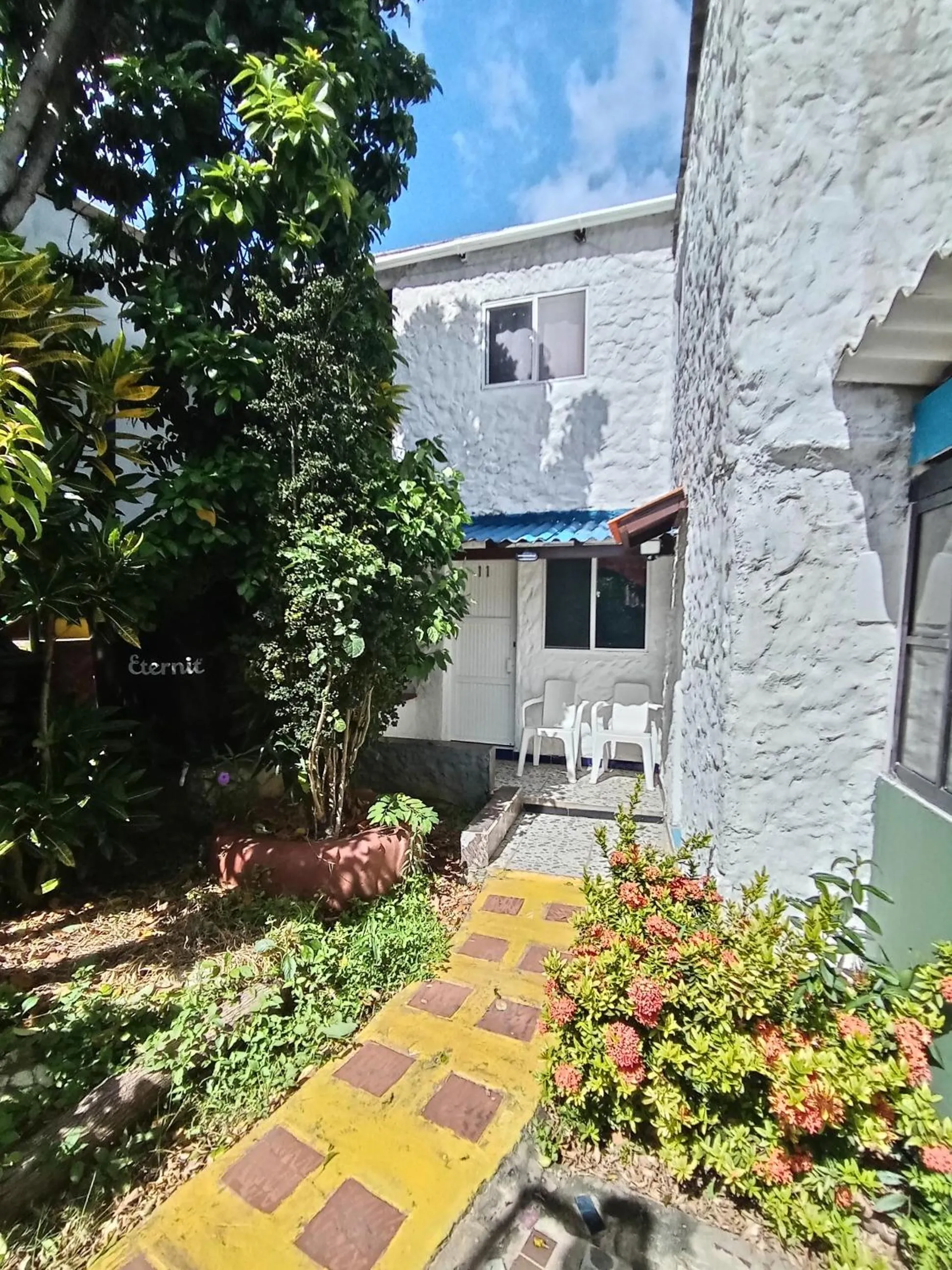 Property building in Hospedaje Turistico Angula Place