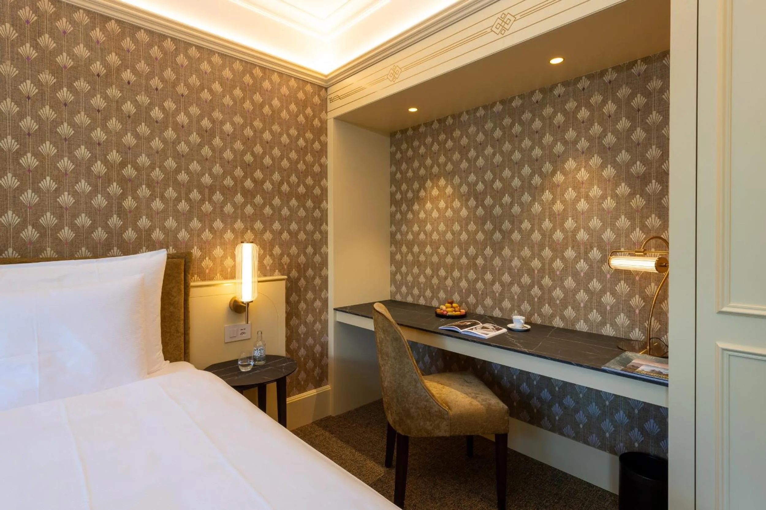 Seating area, Bed in Cresta Palace Celerina St Moritz Ski In and Ski Out