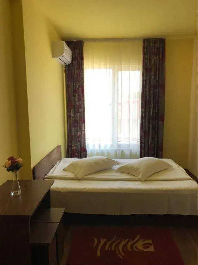 Double or Twin Room with Shared Bathroom in LEBADA Double or Twin Room with Shared Bathroom in LEBADA
