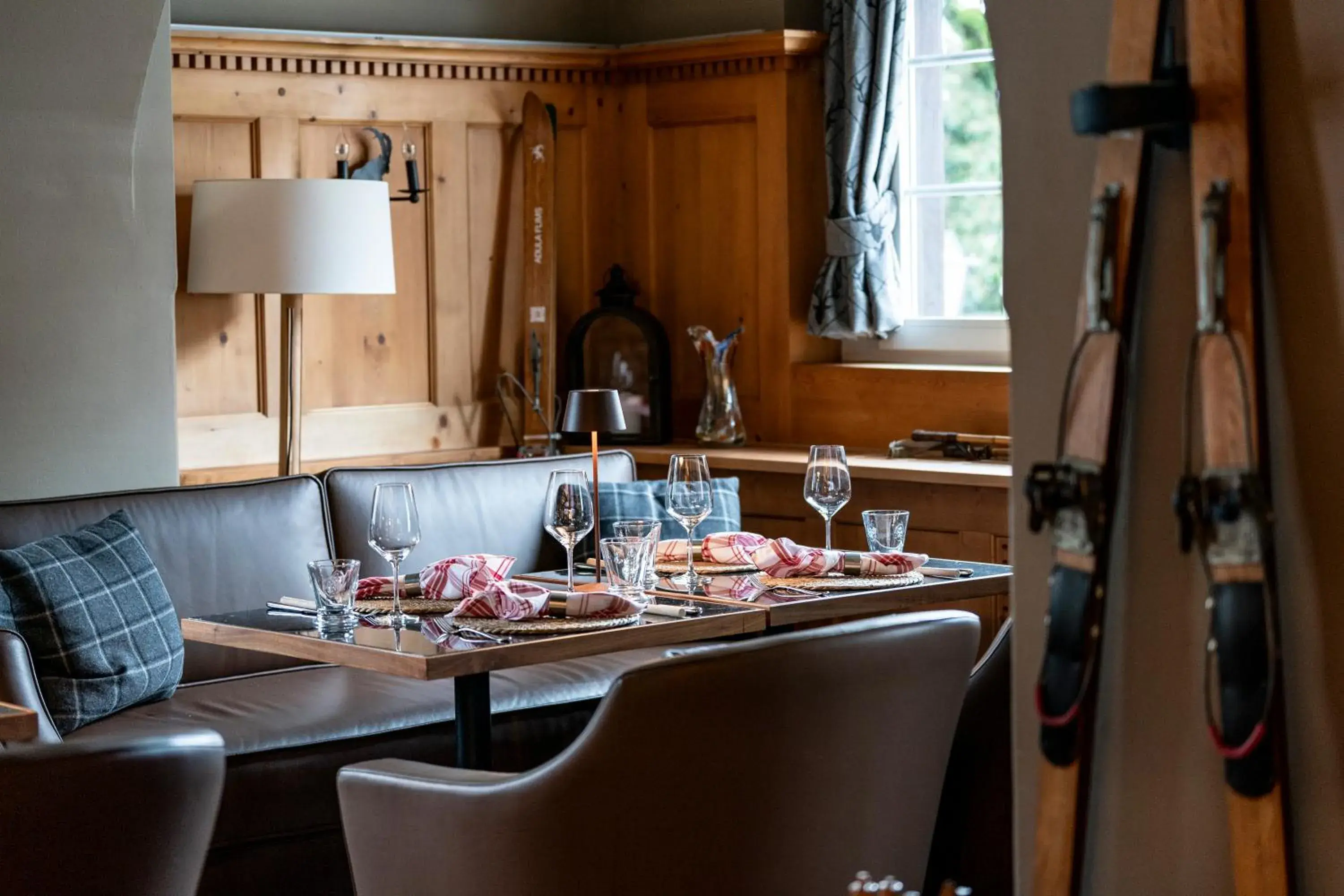 Restaurant/places to eat in Hotel Adula Restaurant/places to eat in Hotel Adula